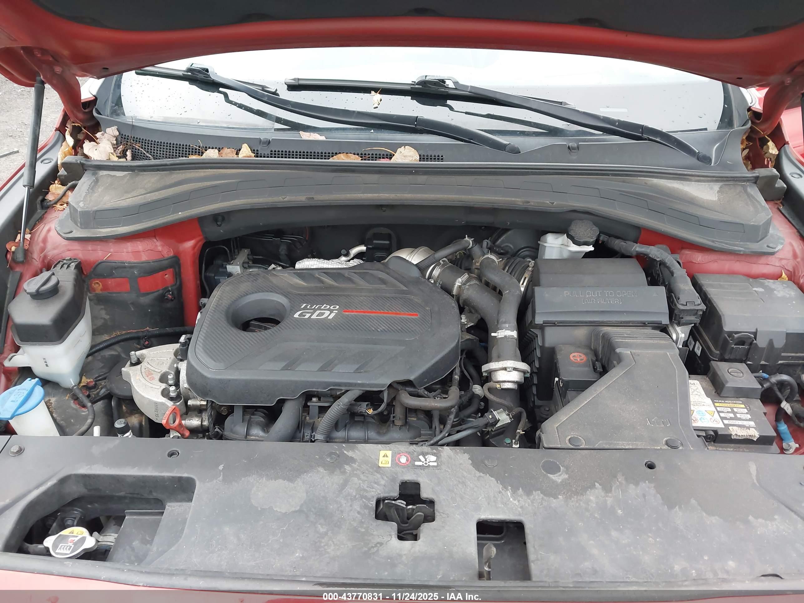 HYUNDAI SANTA image 10