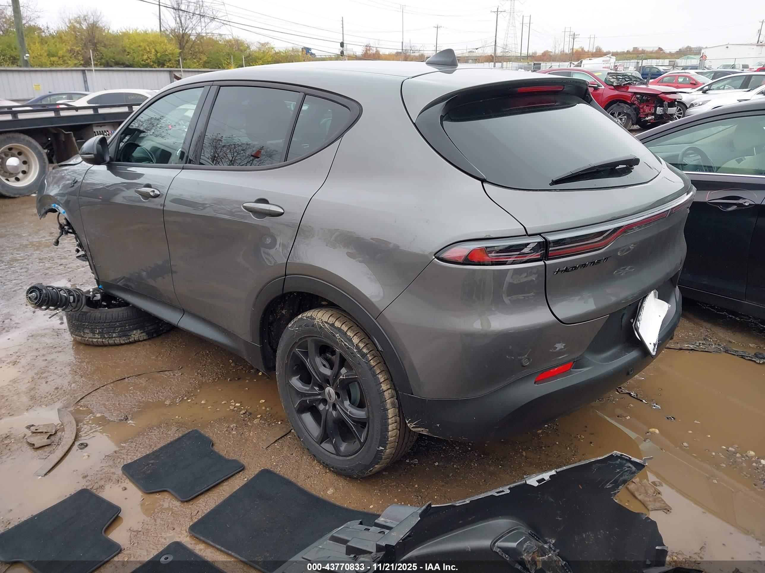 DODGE HORNET image 3