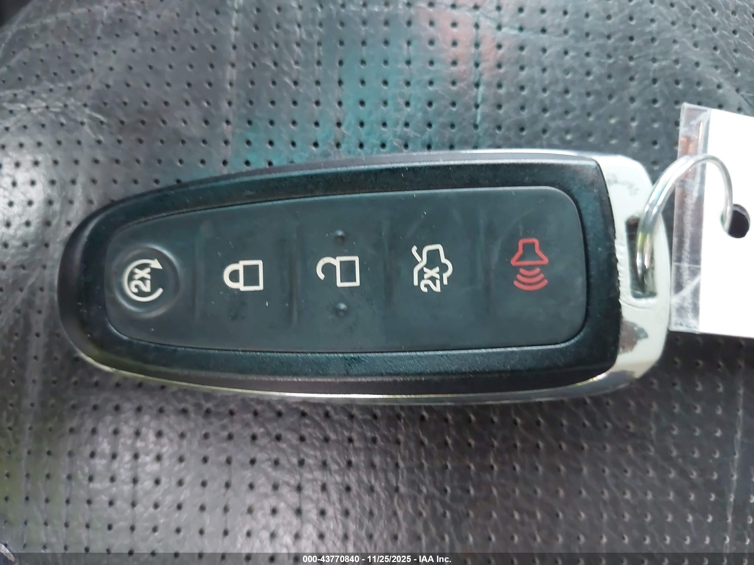 FORD EXPLORER image 11
