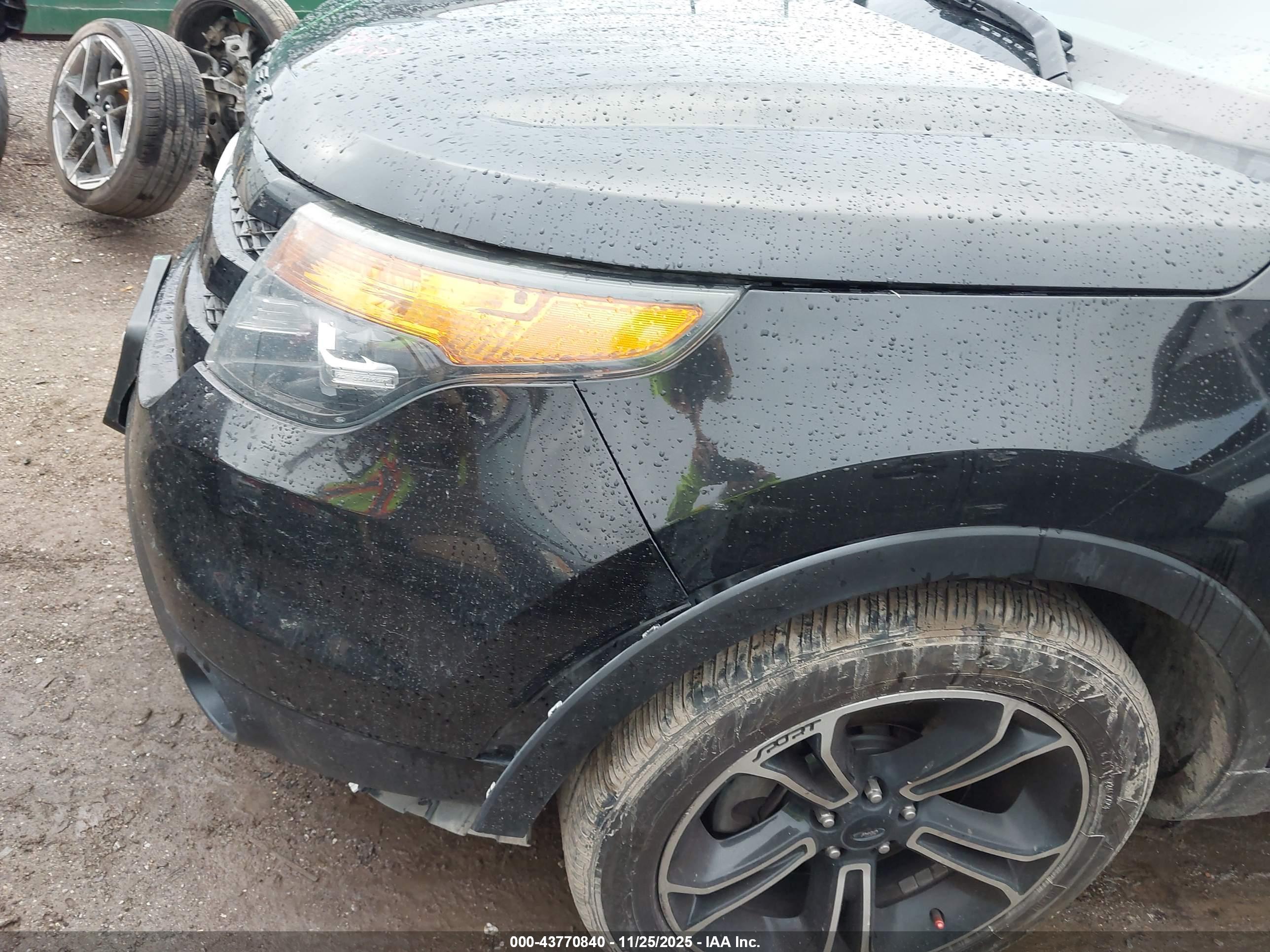 FORD EXPLORER image 6