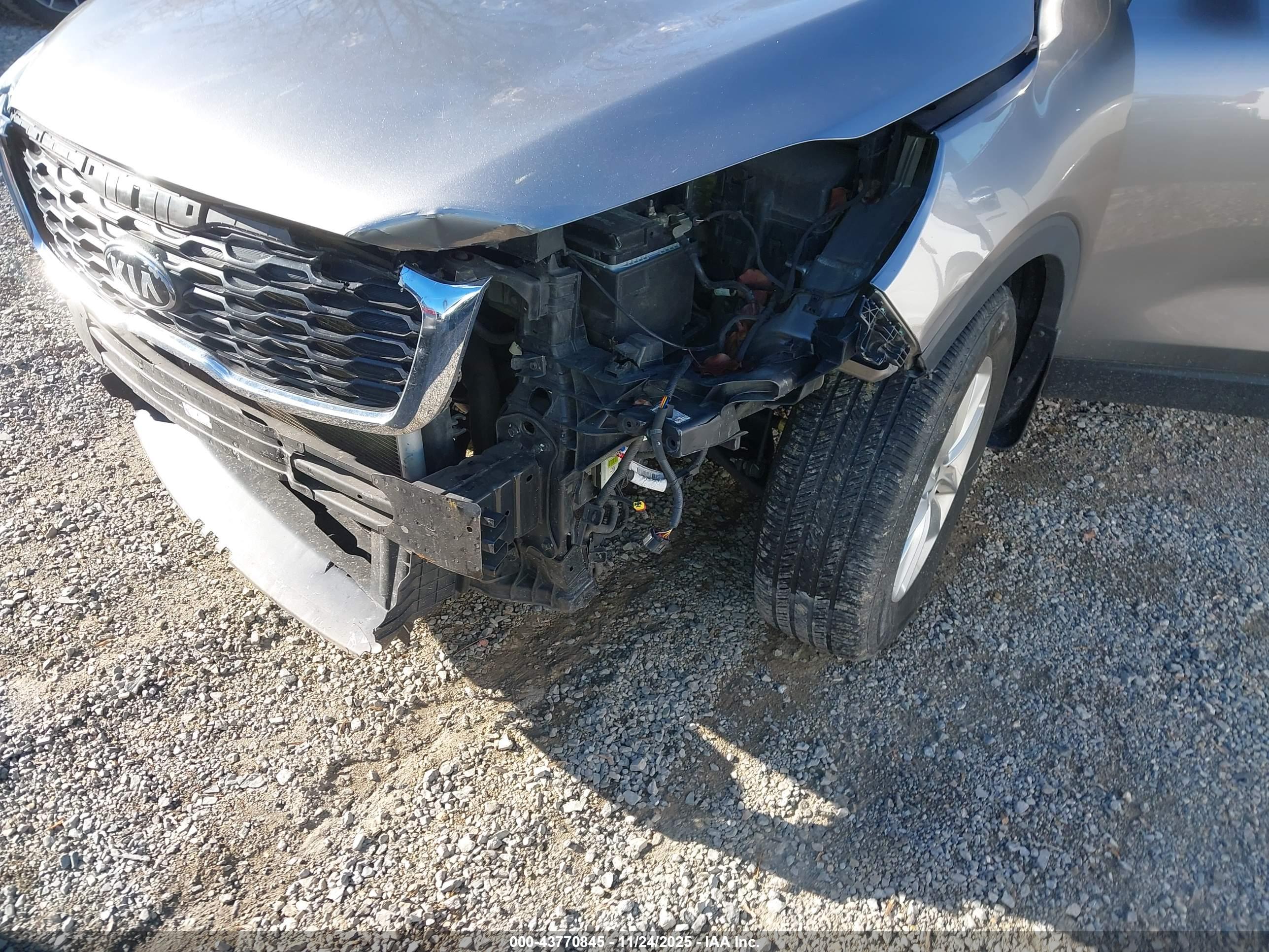 KIA SORENTO image 6