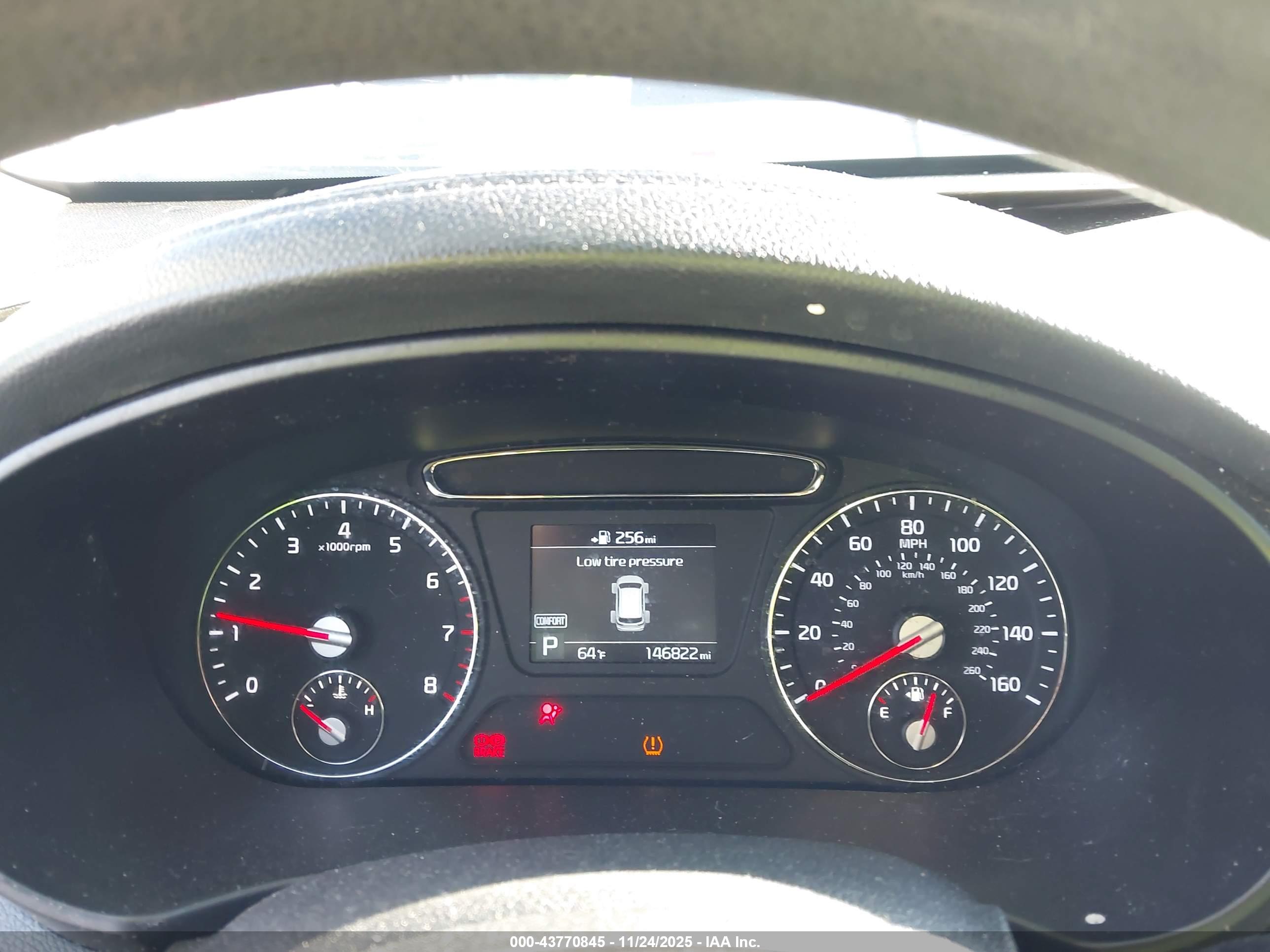 KIA SORENTO image 7