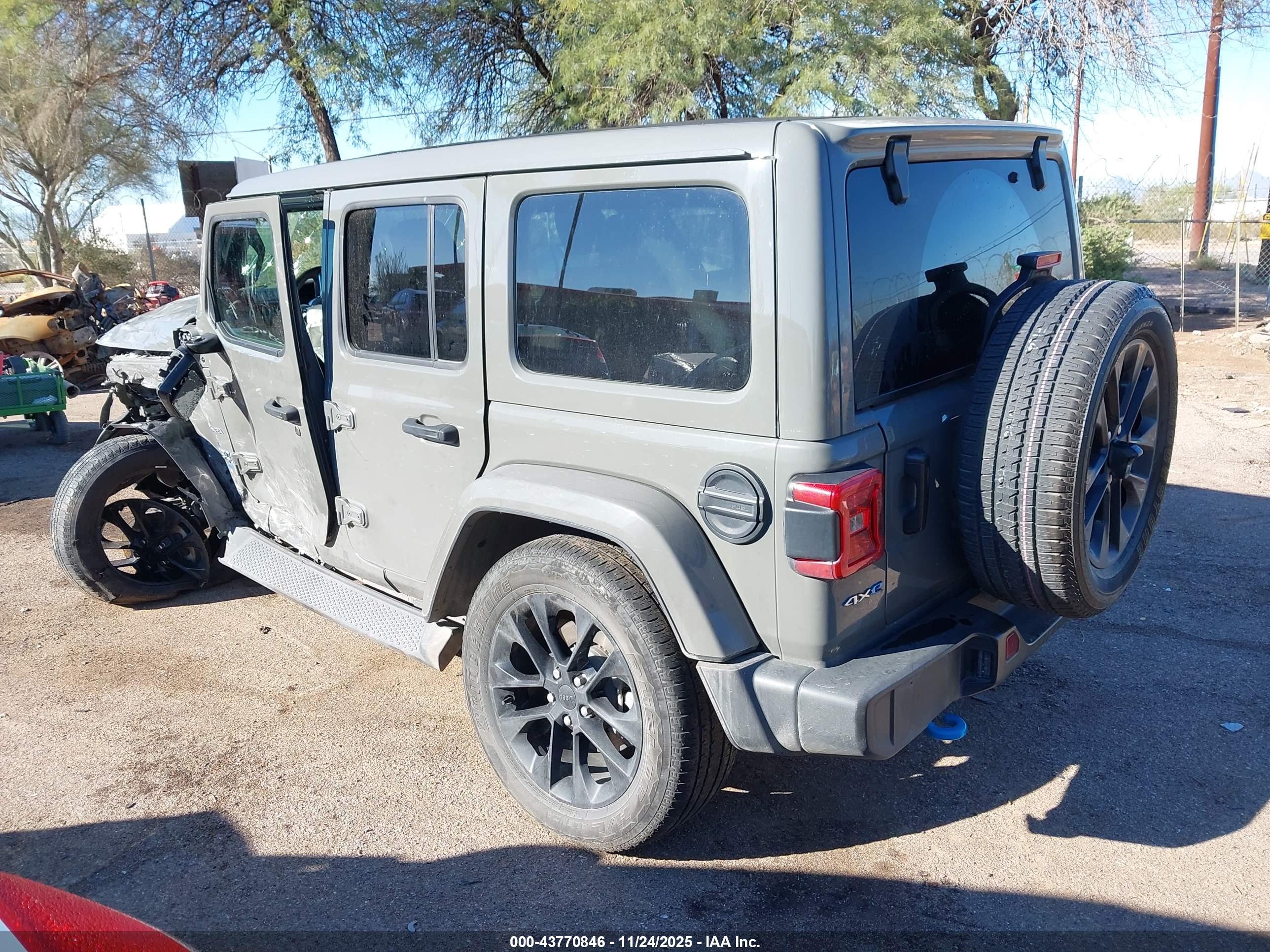 JEEP WRANGLER image 3