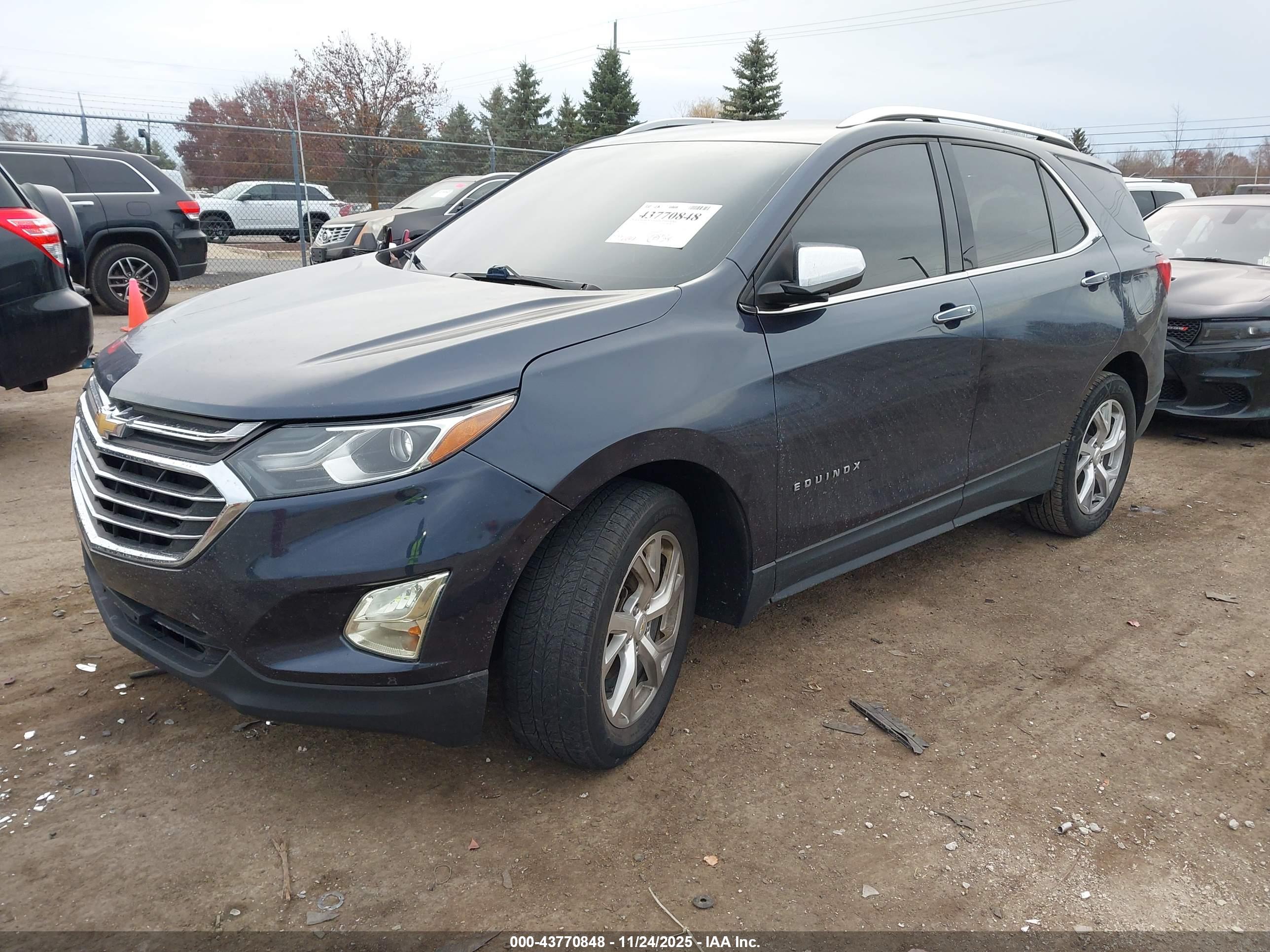 CHEVROLET EQUINOX image 2