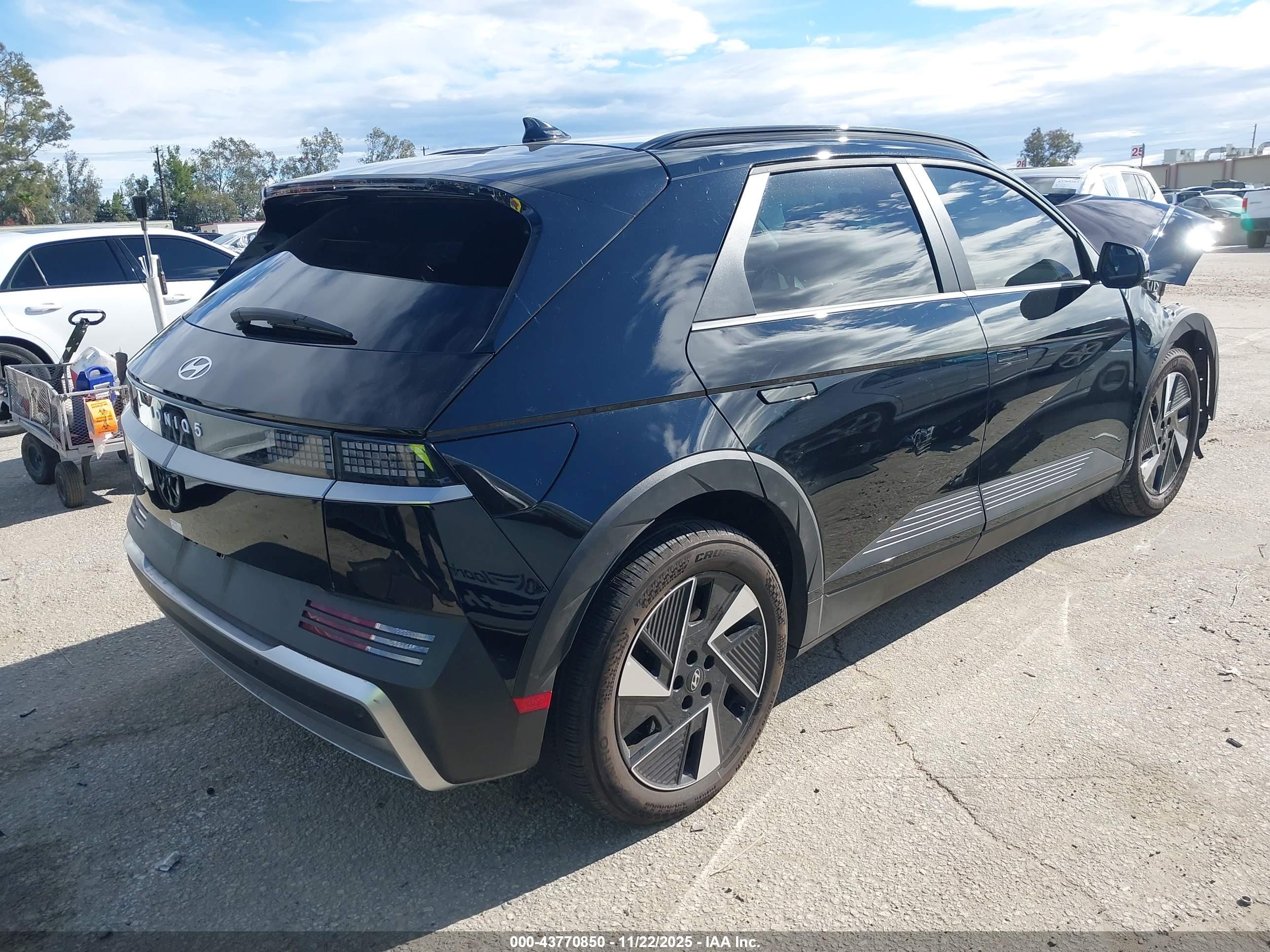 HYUNDAI IONIQ image 4