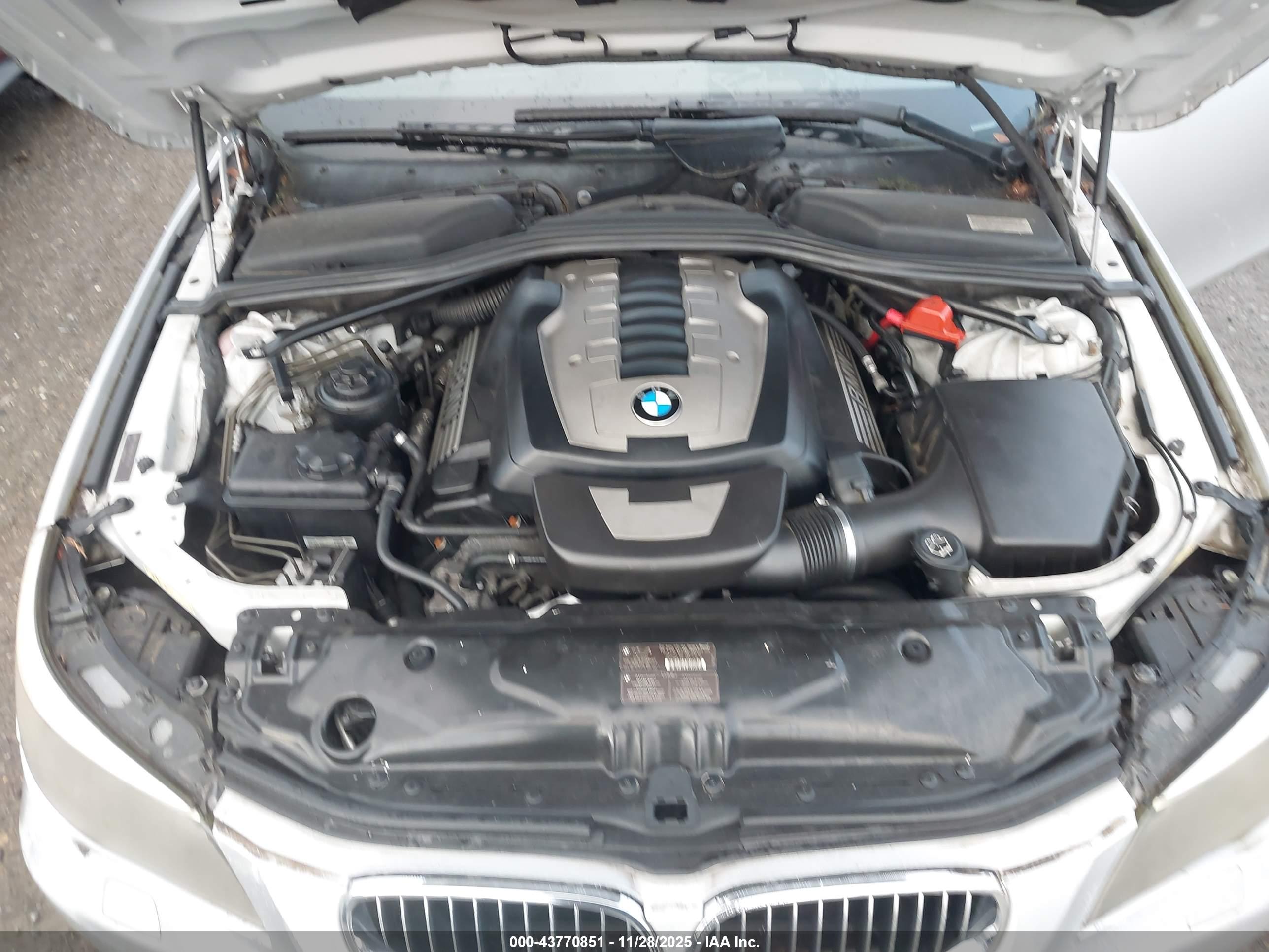 BMW 550I image 10