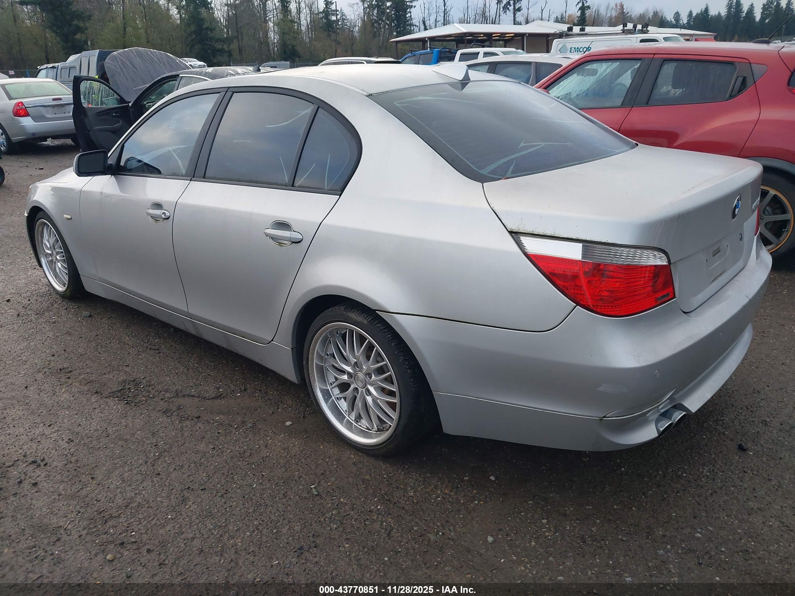 BMW 550I image 3