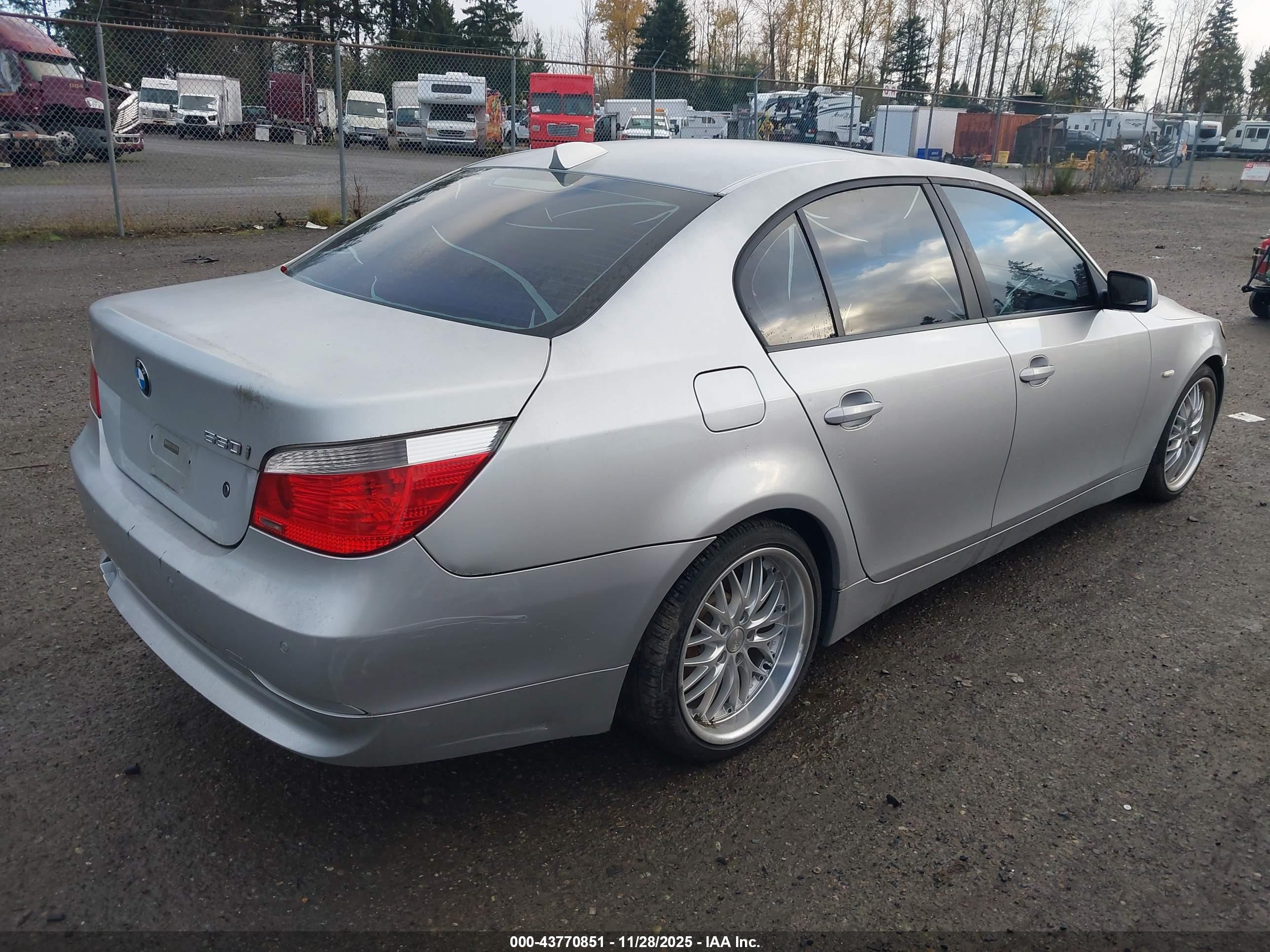 BMW 550I image 4