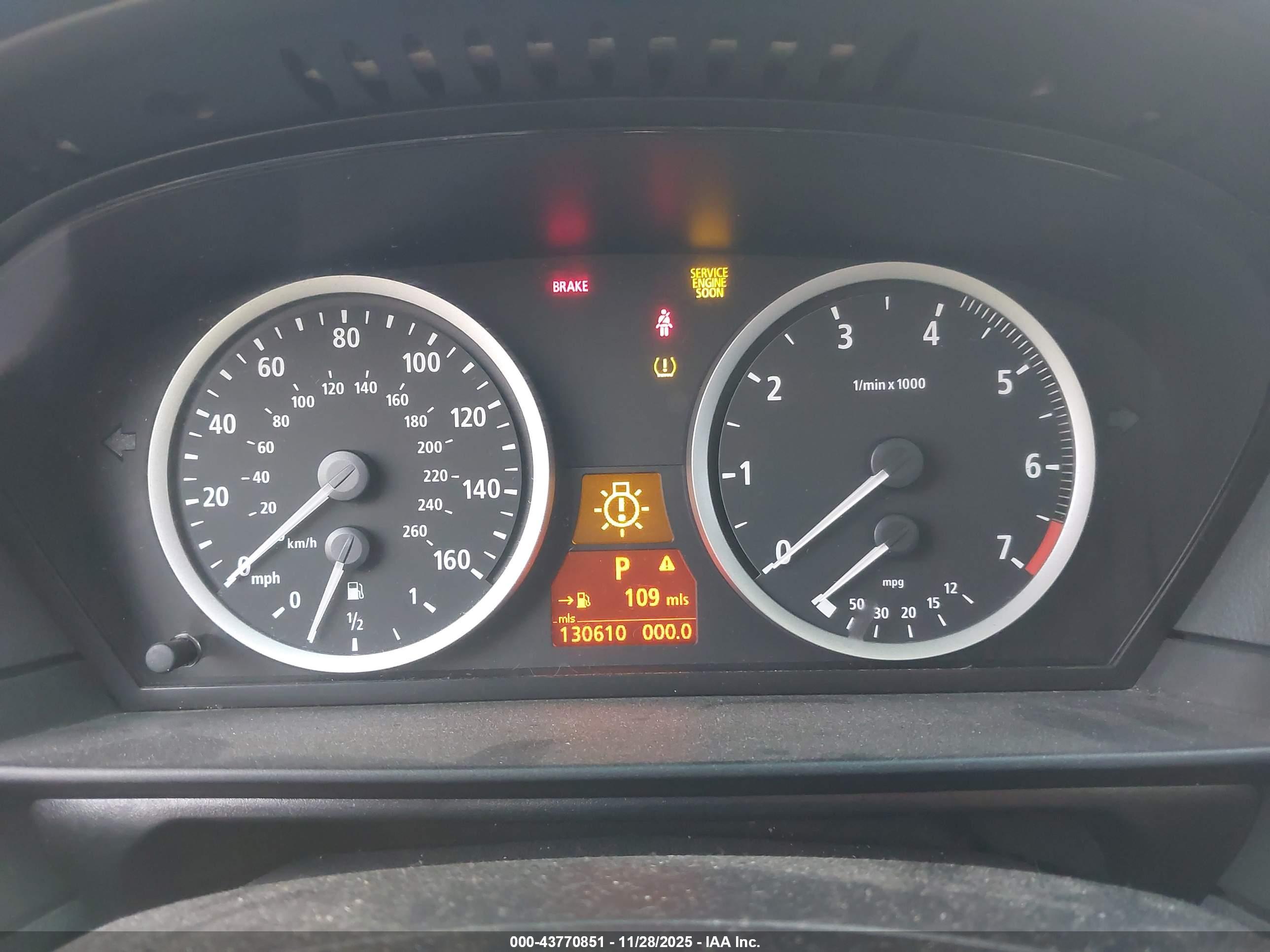 BMW 550I image 7