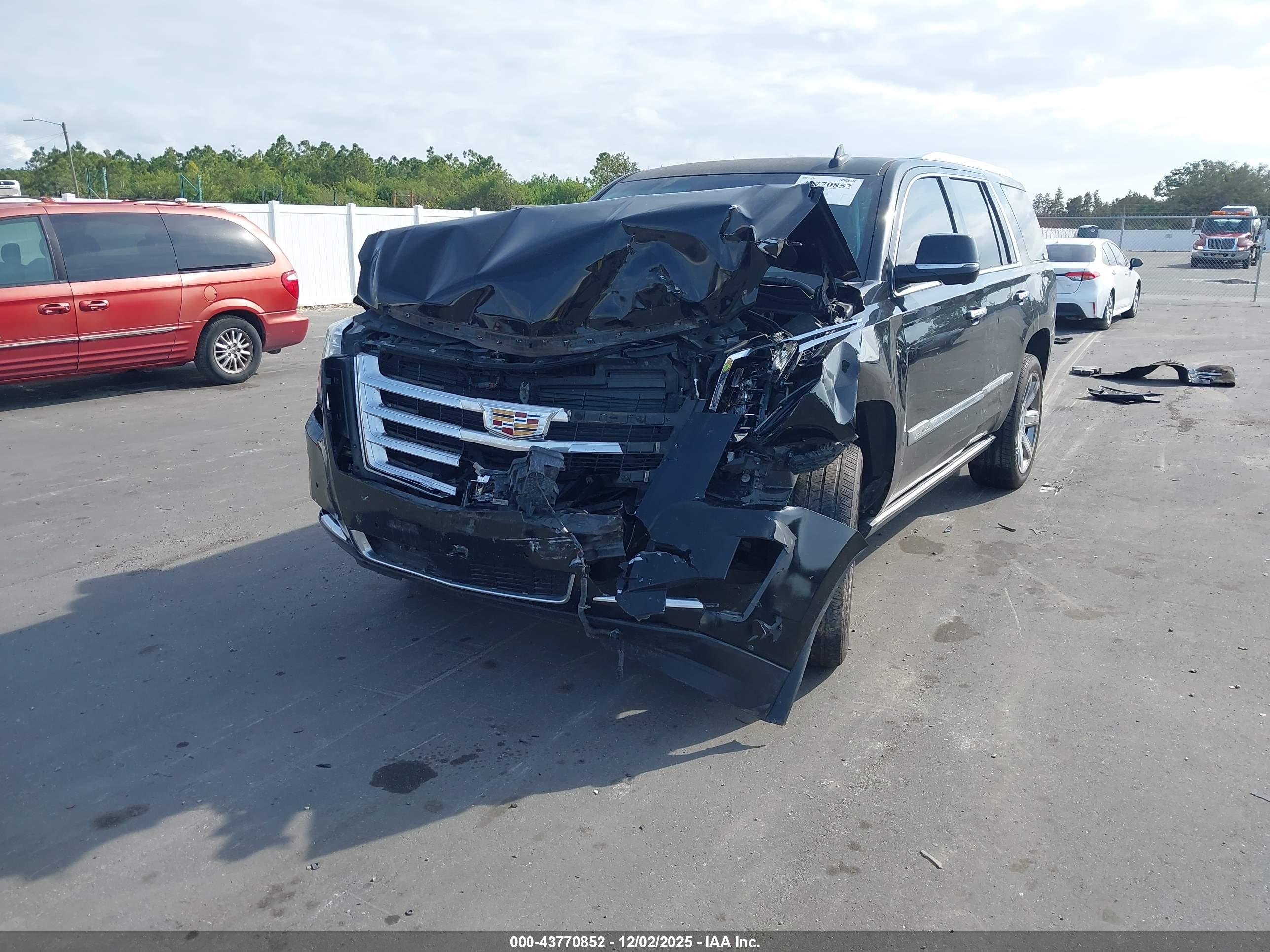 CADILLAC ESCALADE image 2