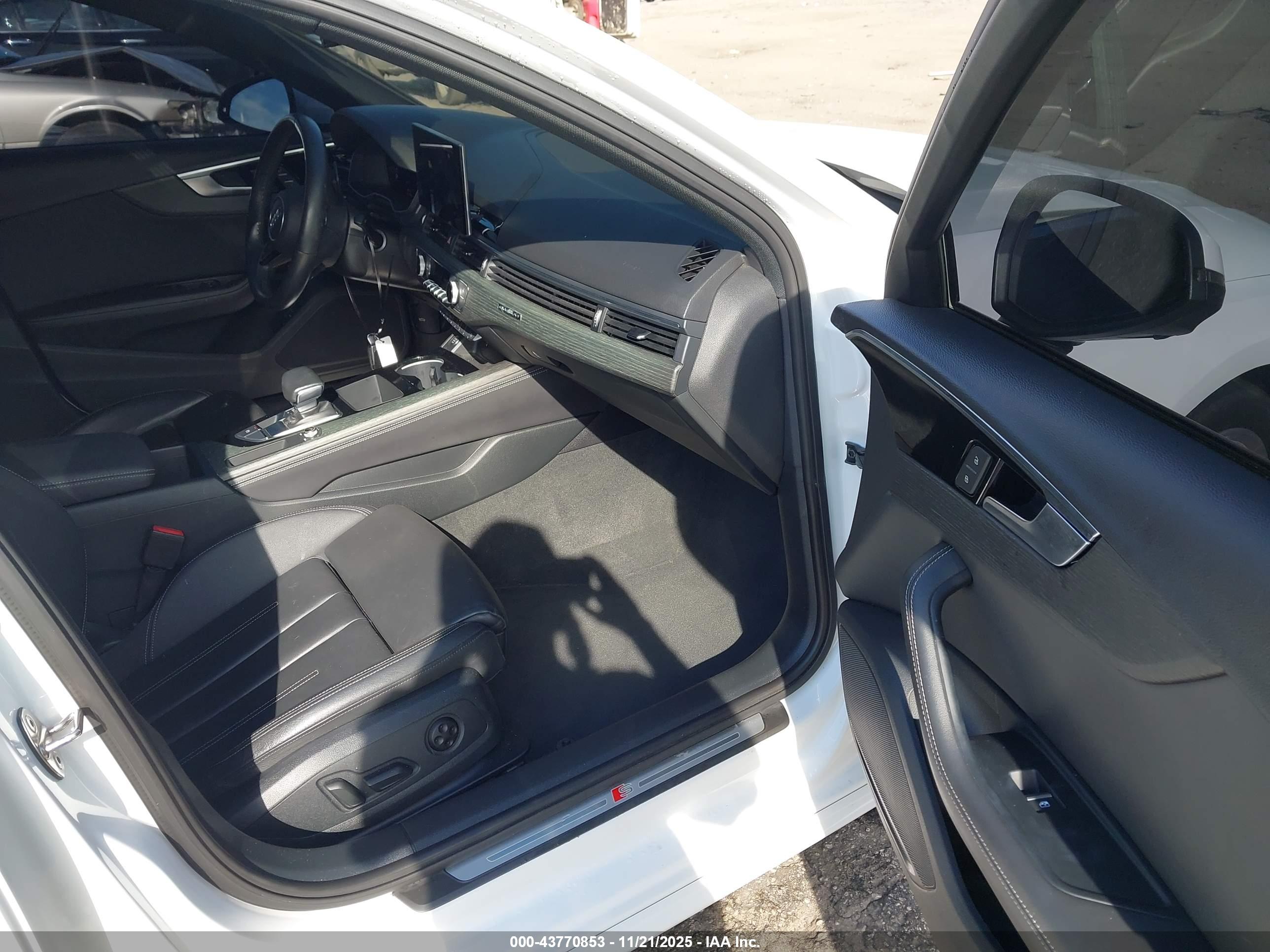 AUDI A4 image 5