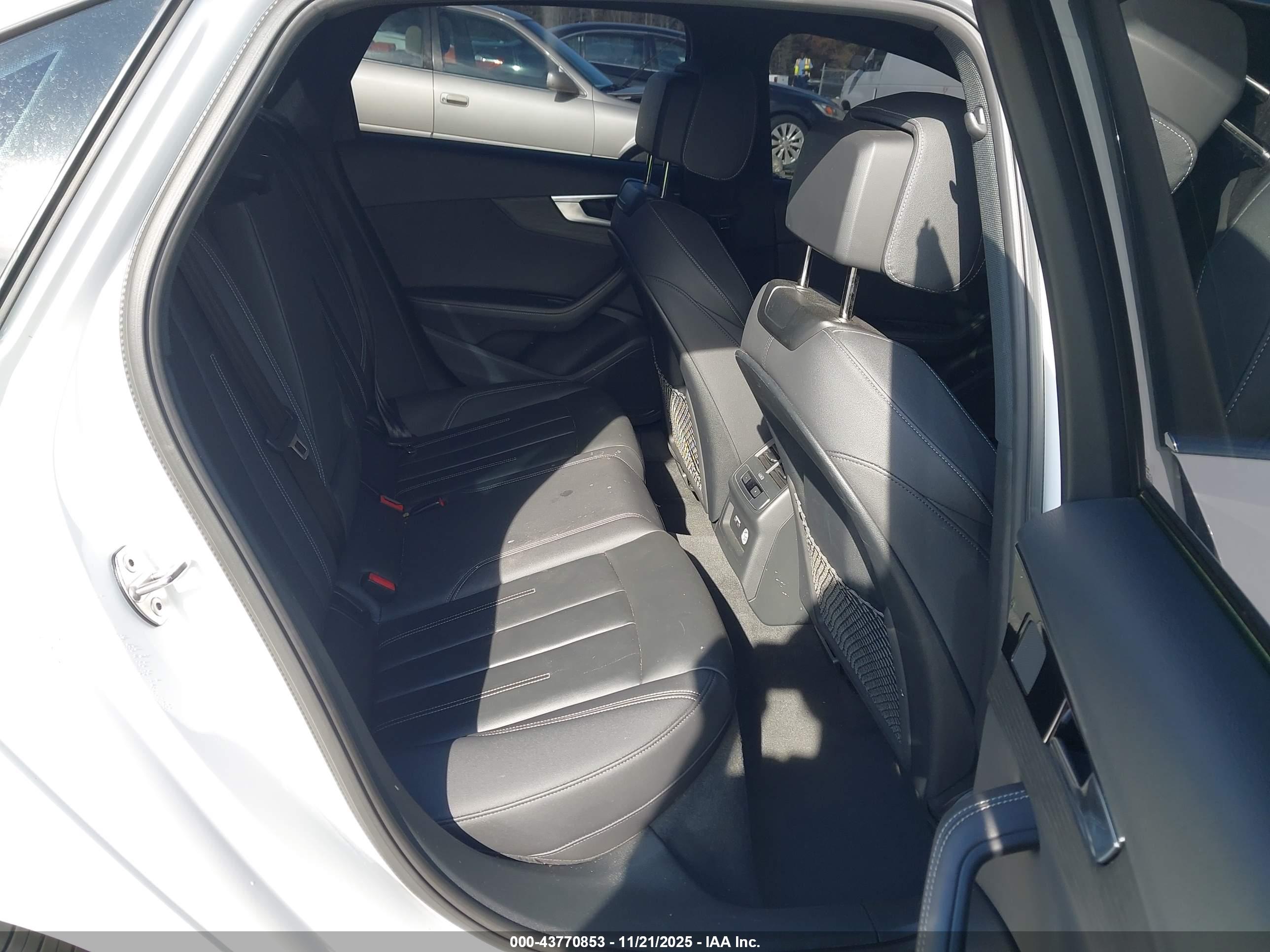 AUDI A4 image 8