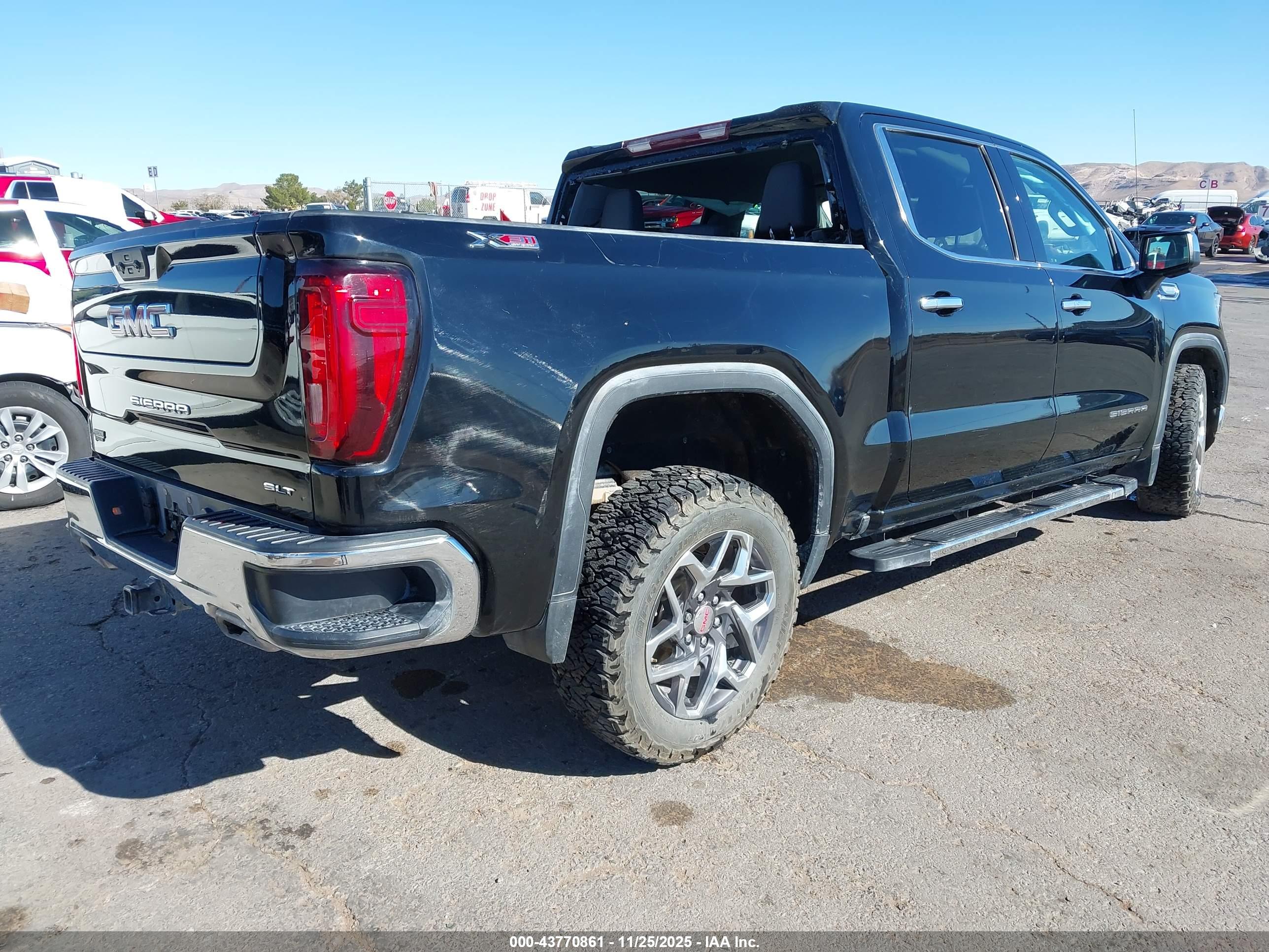 GMC SIERRA image 4