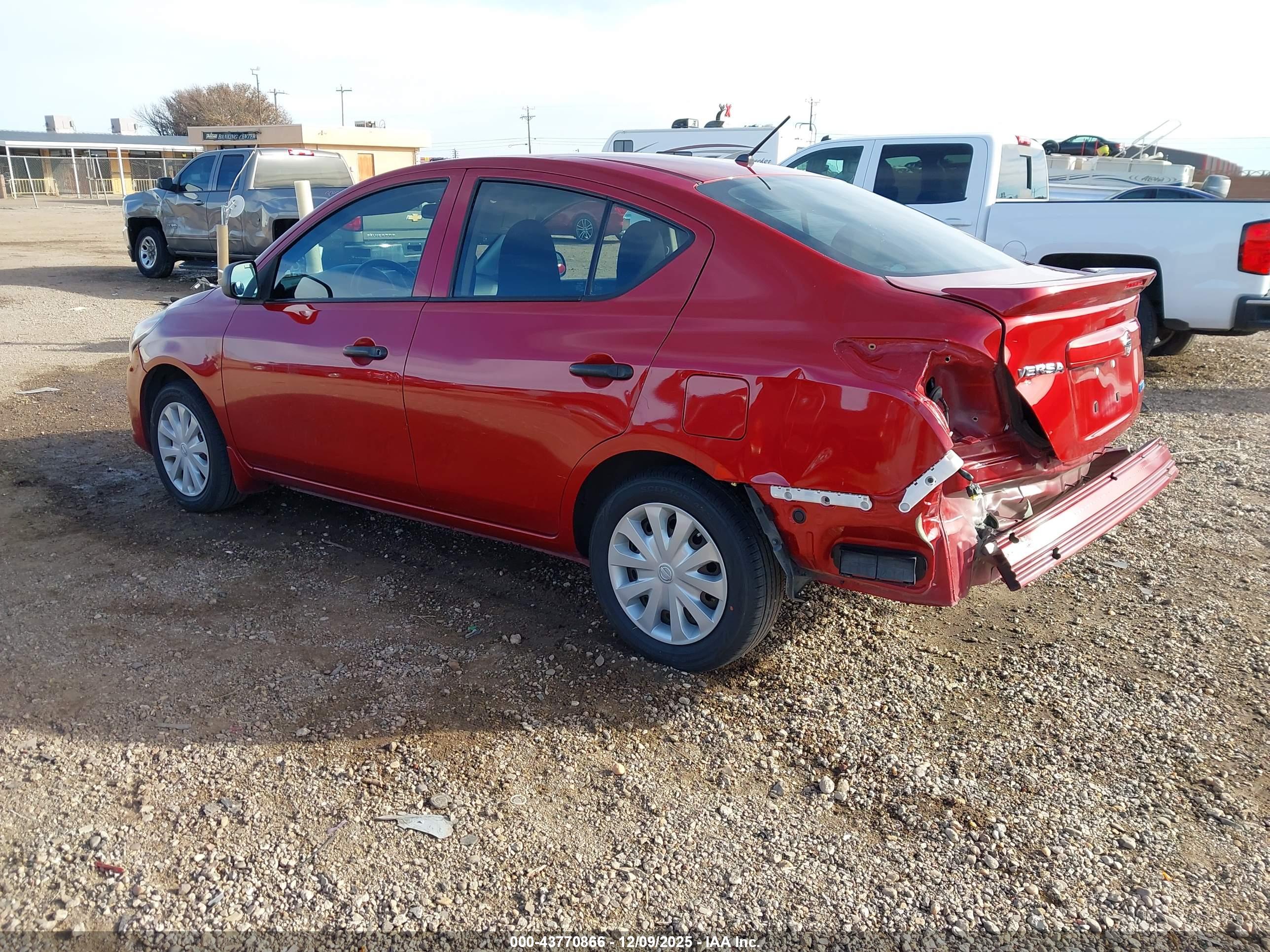 NISSAN VERSA image 3