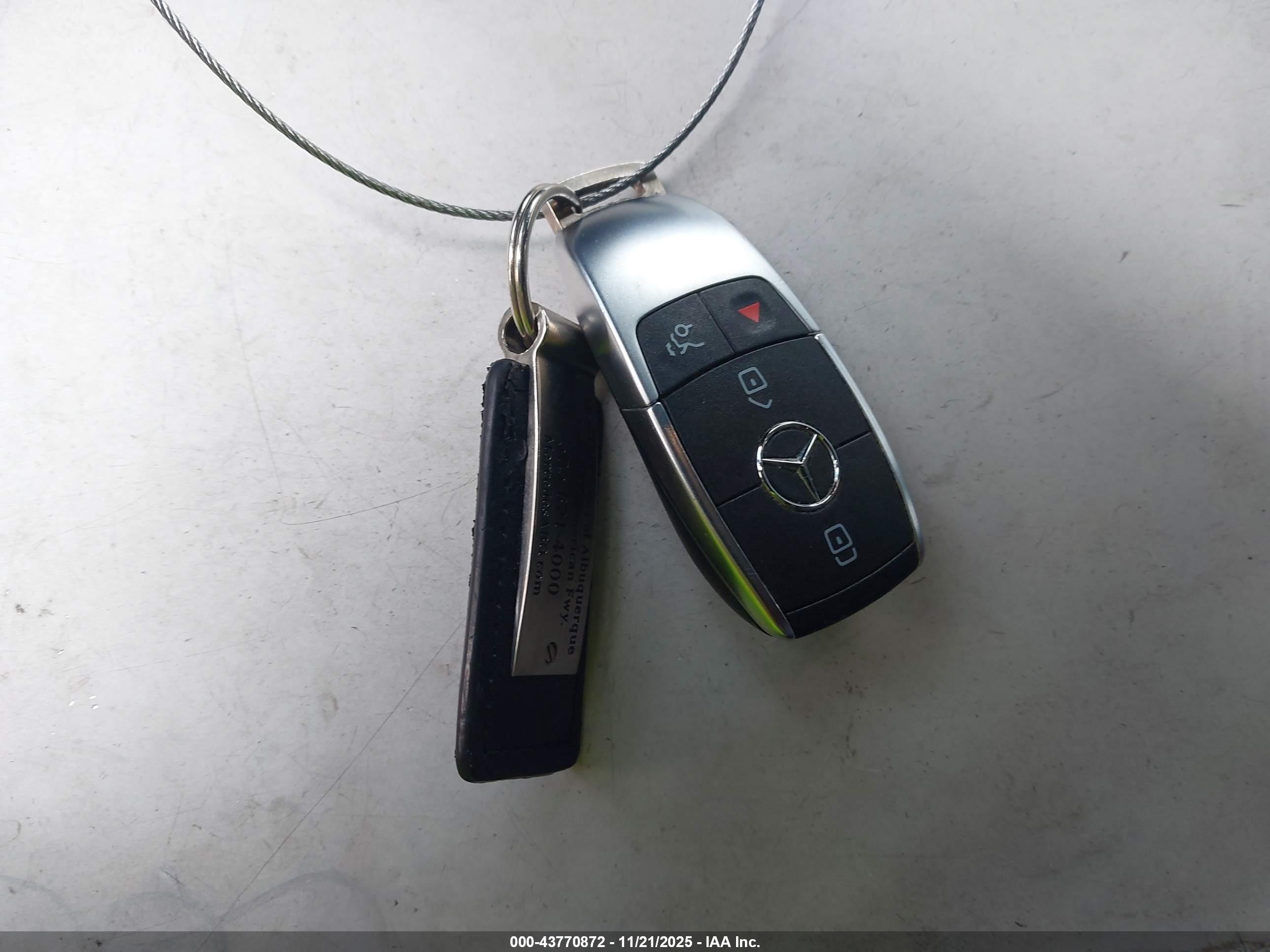MERCEDES-BENZ CLA image 11