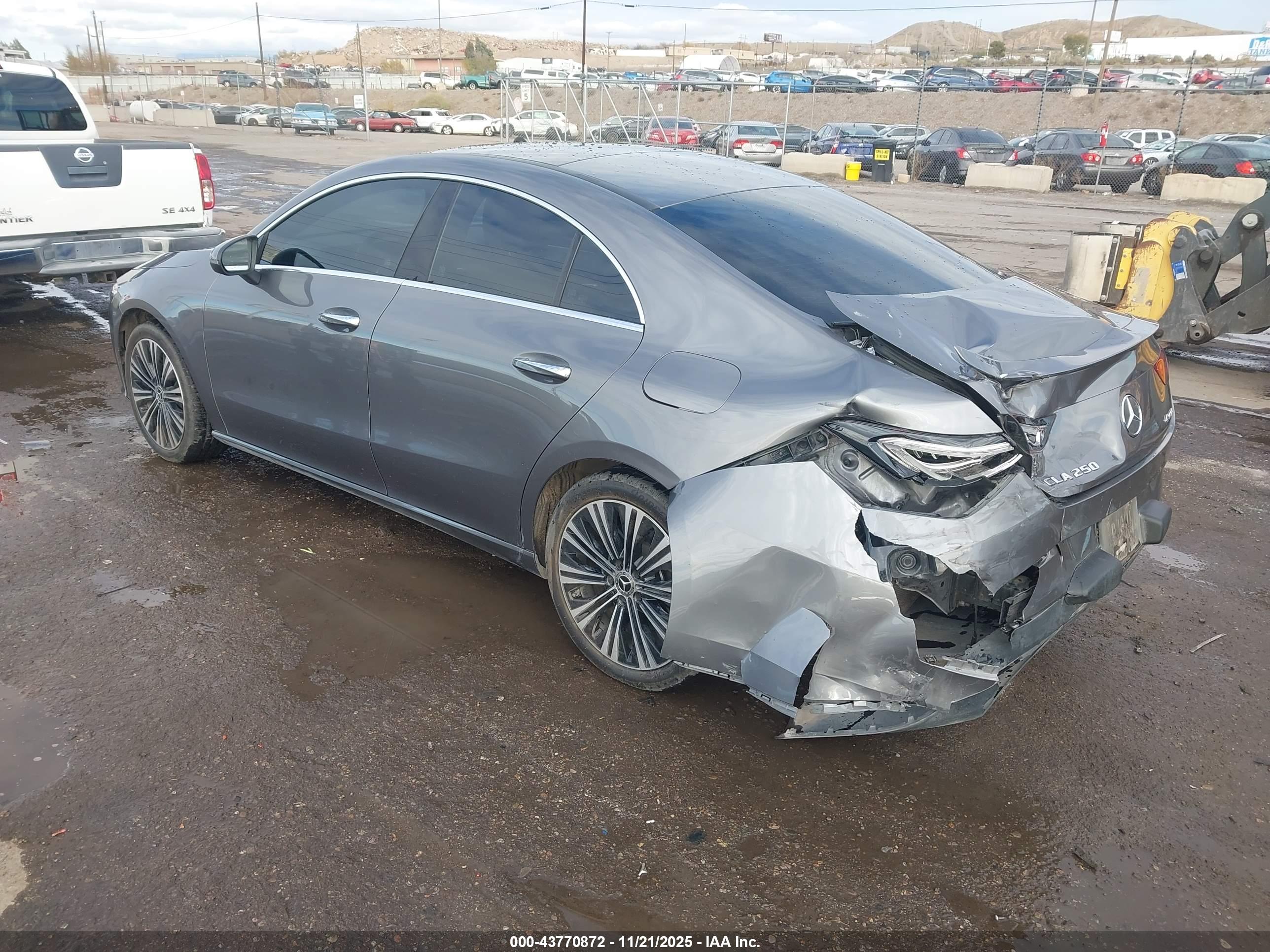 MERCEDES-BENZ CLA image 3