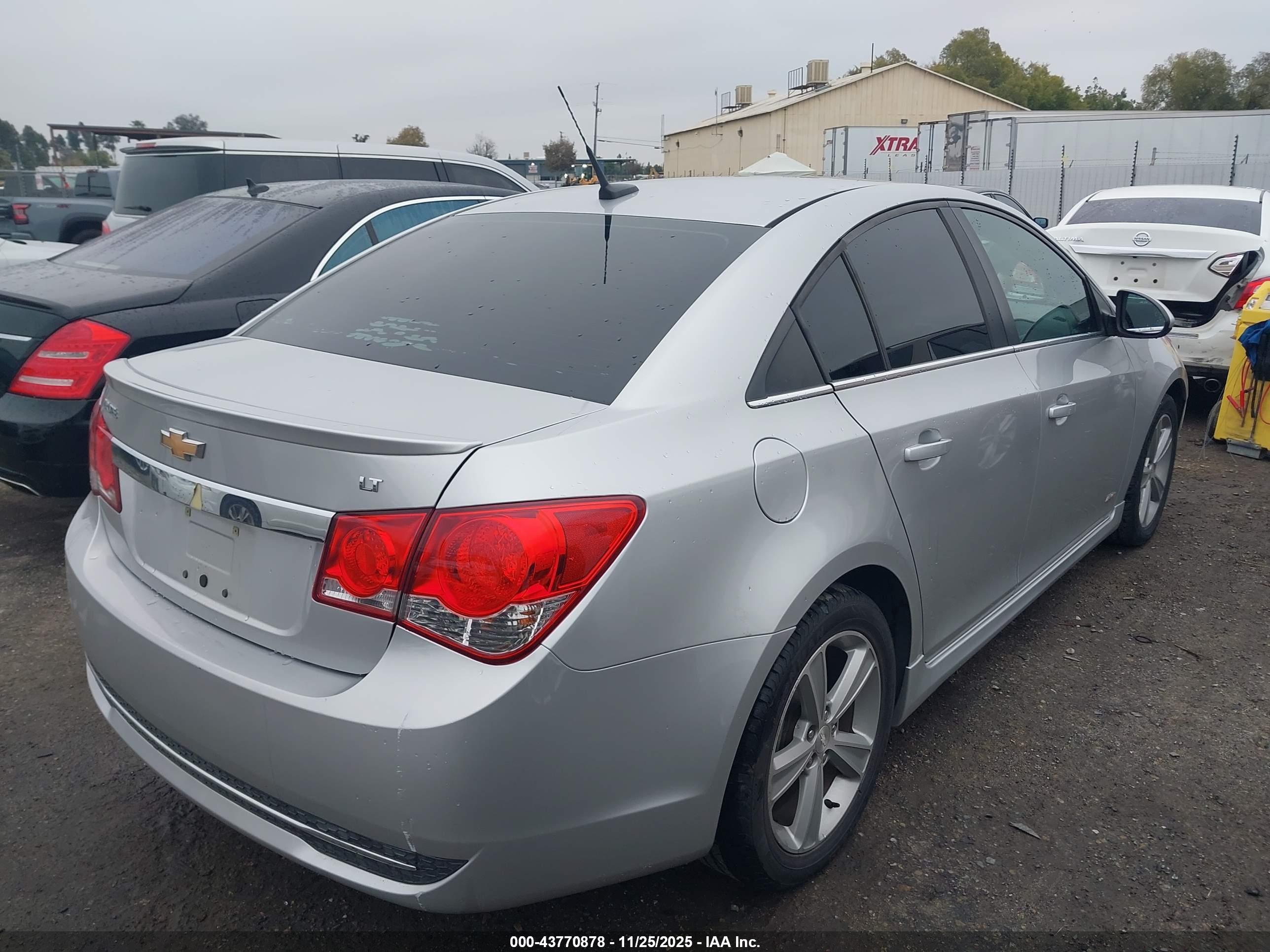 CHEVROLET CRUZE image 4