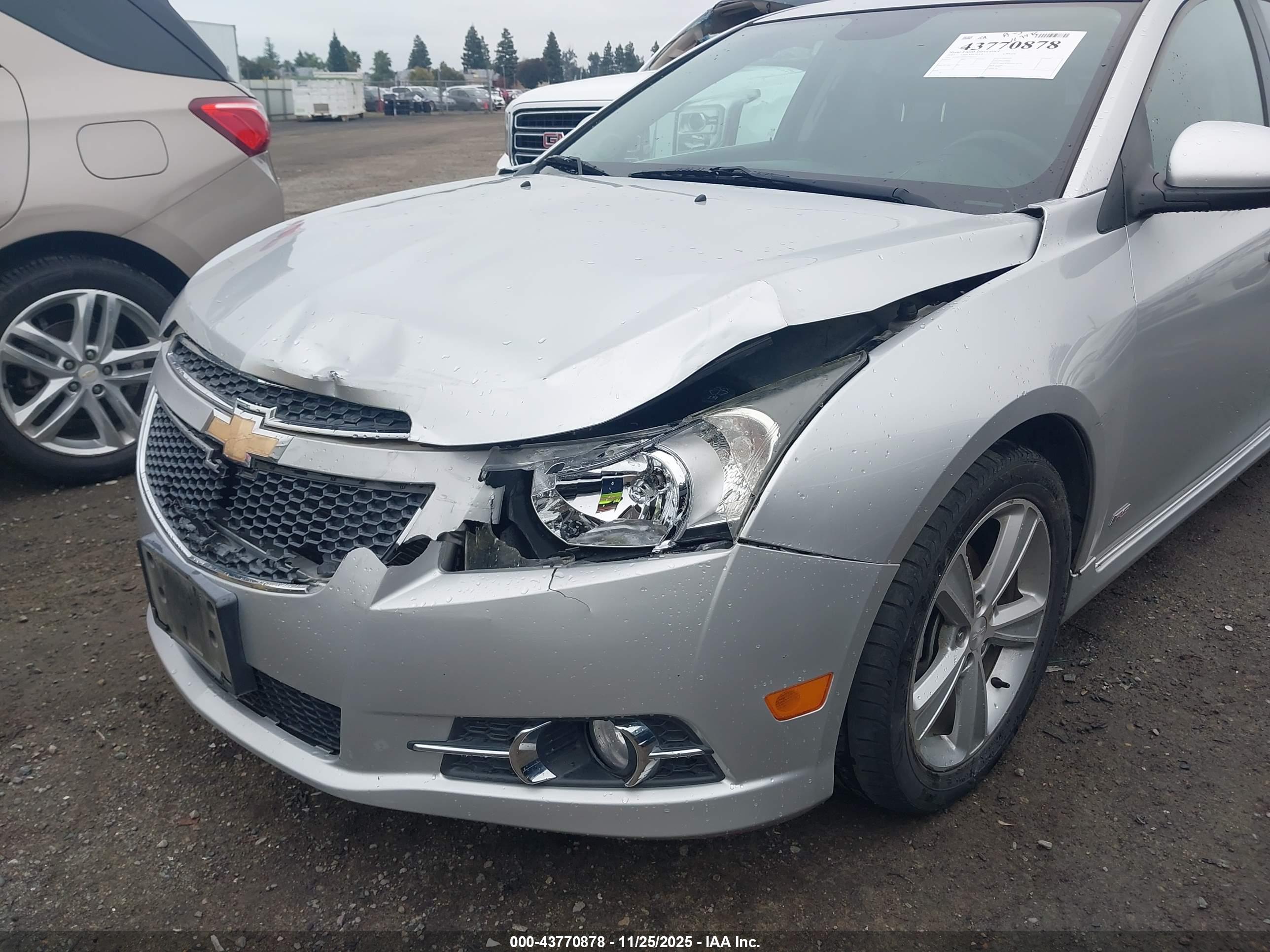 CHEVROLET CRUZE image 6