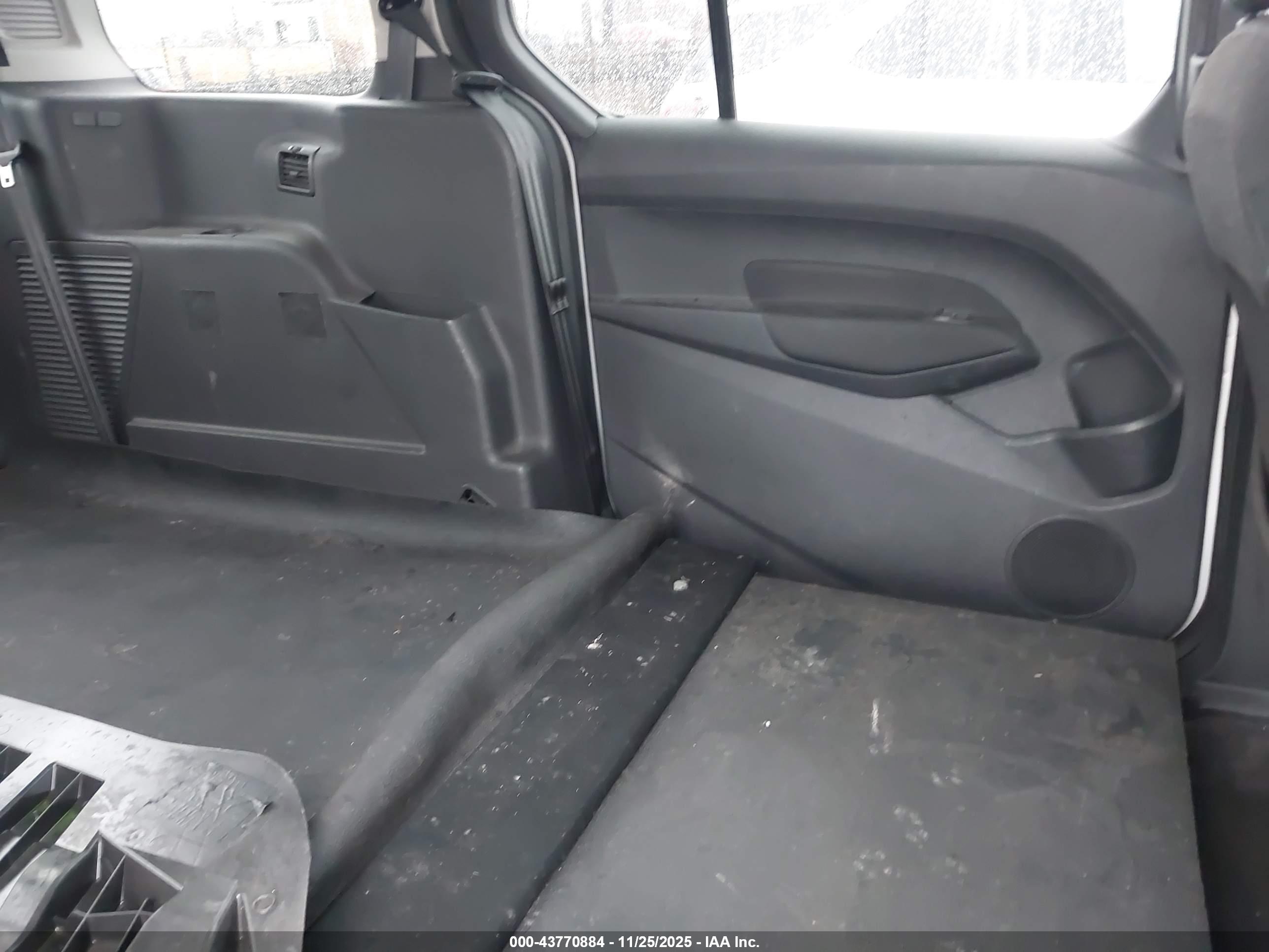 FORD TRANSIT image 8