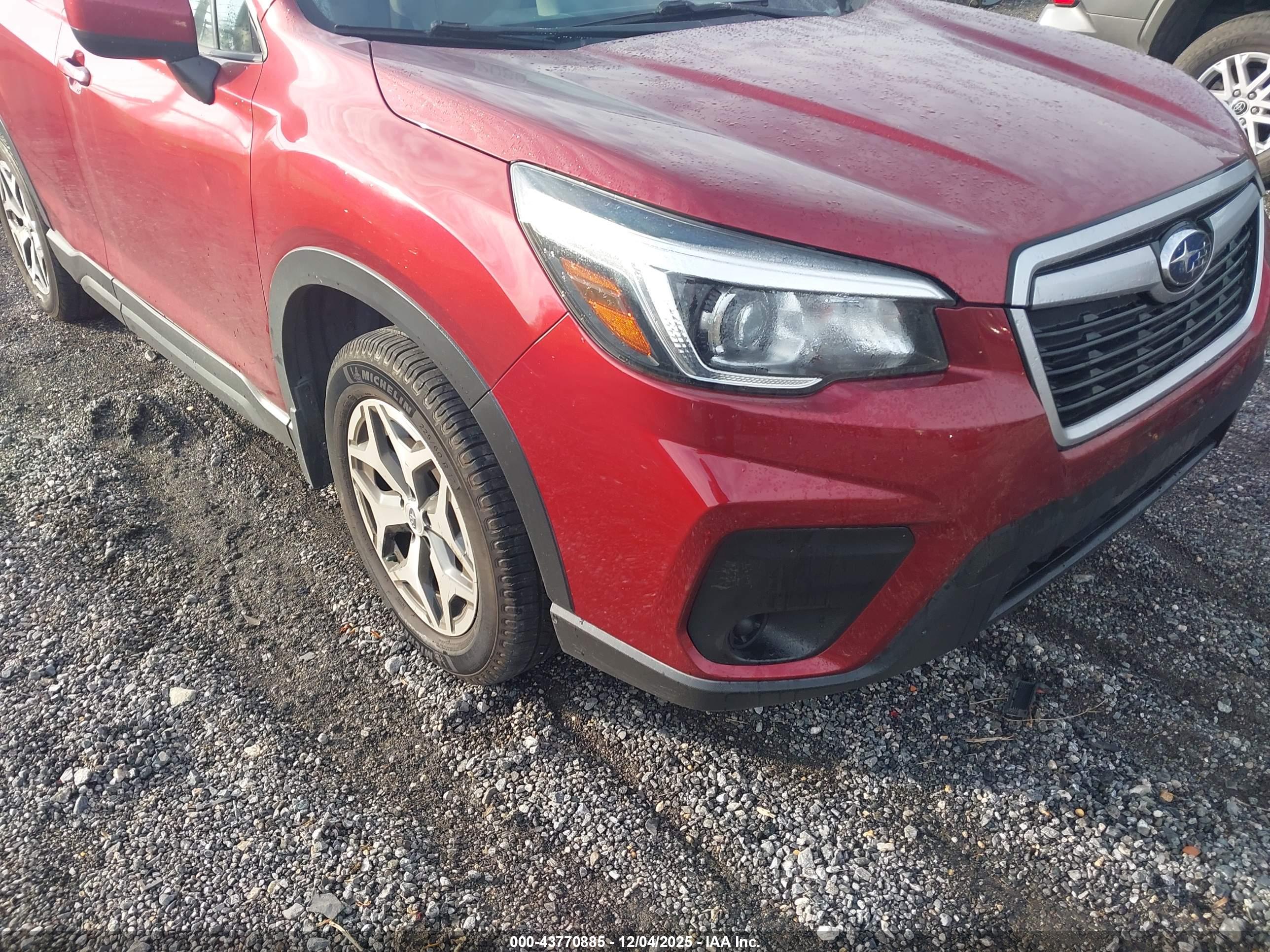 SUBARU FORESTER image 6