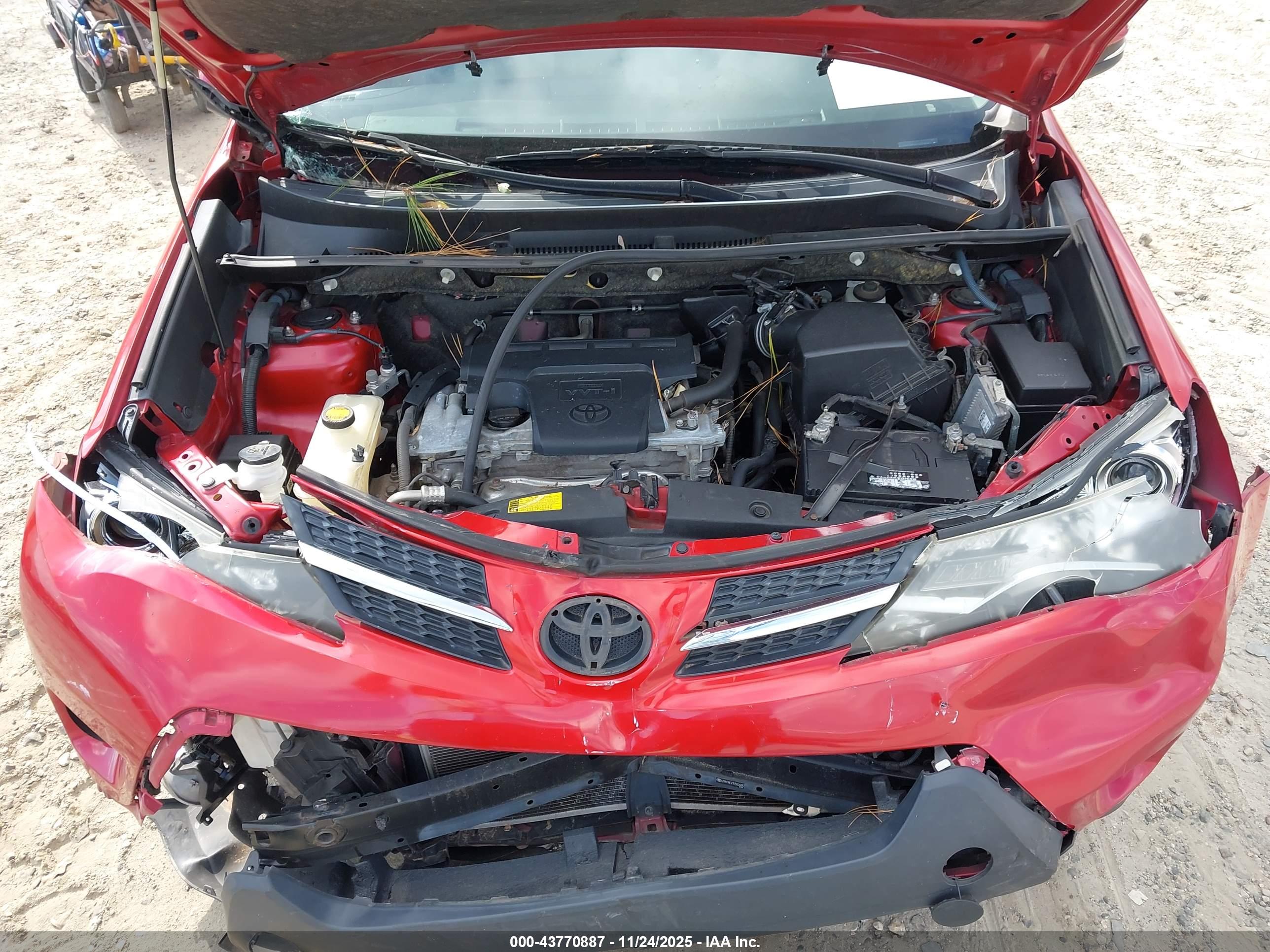 TOYOTA RAV4 image 10