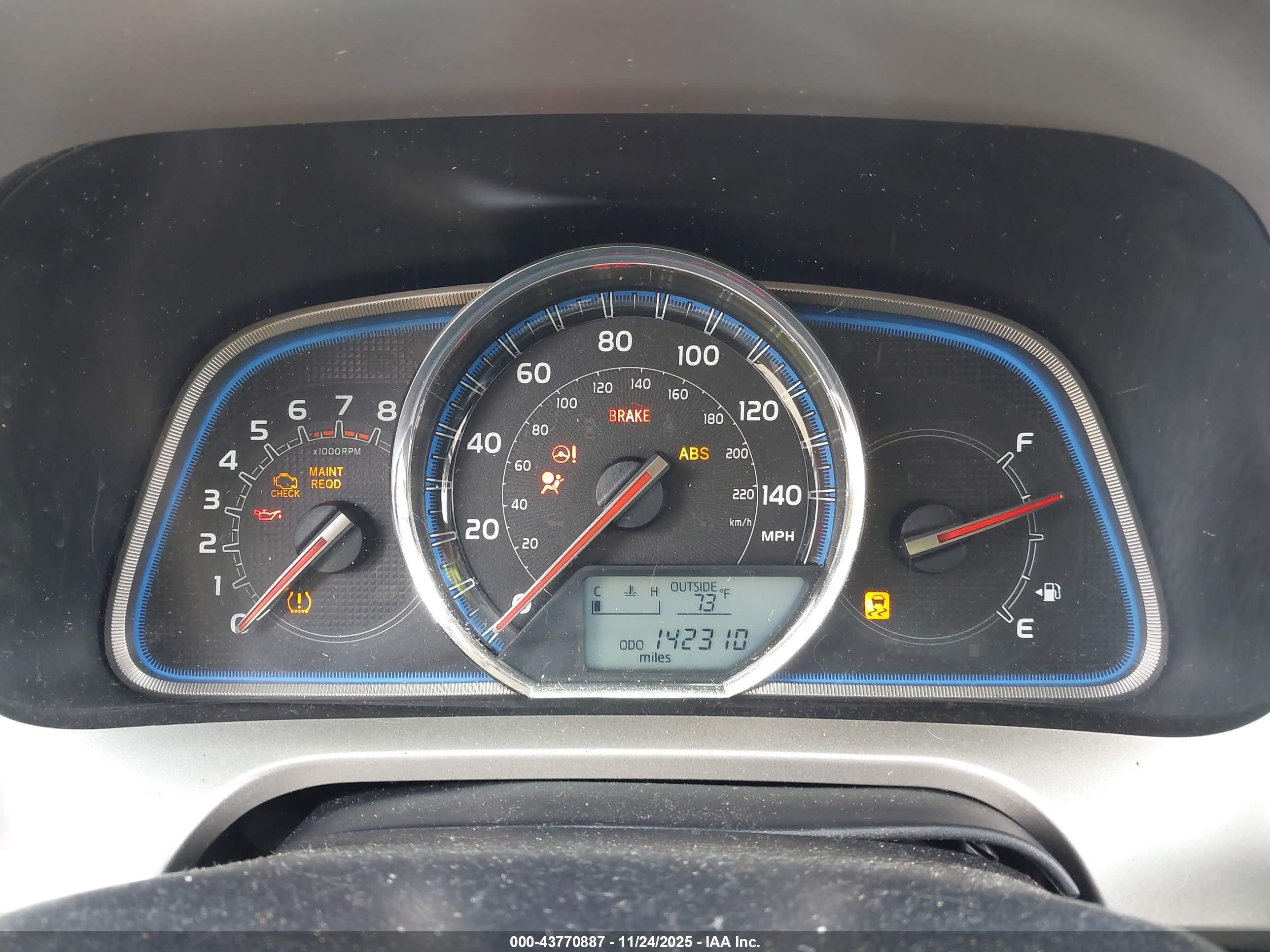 TOYOTA RAV4 image 7