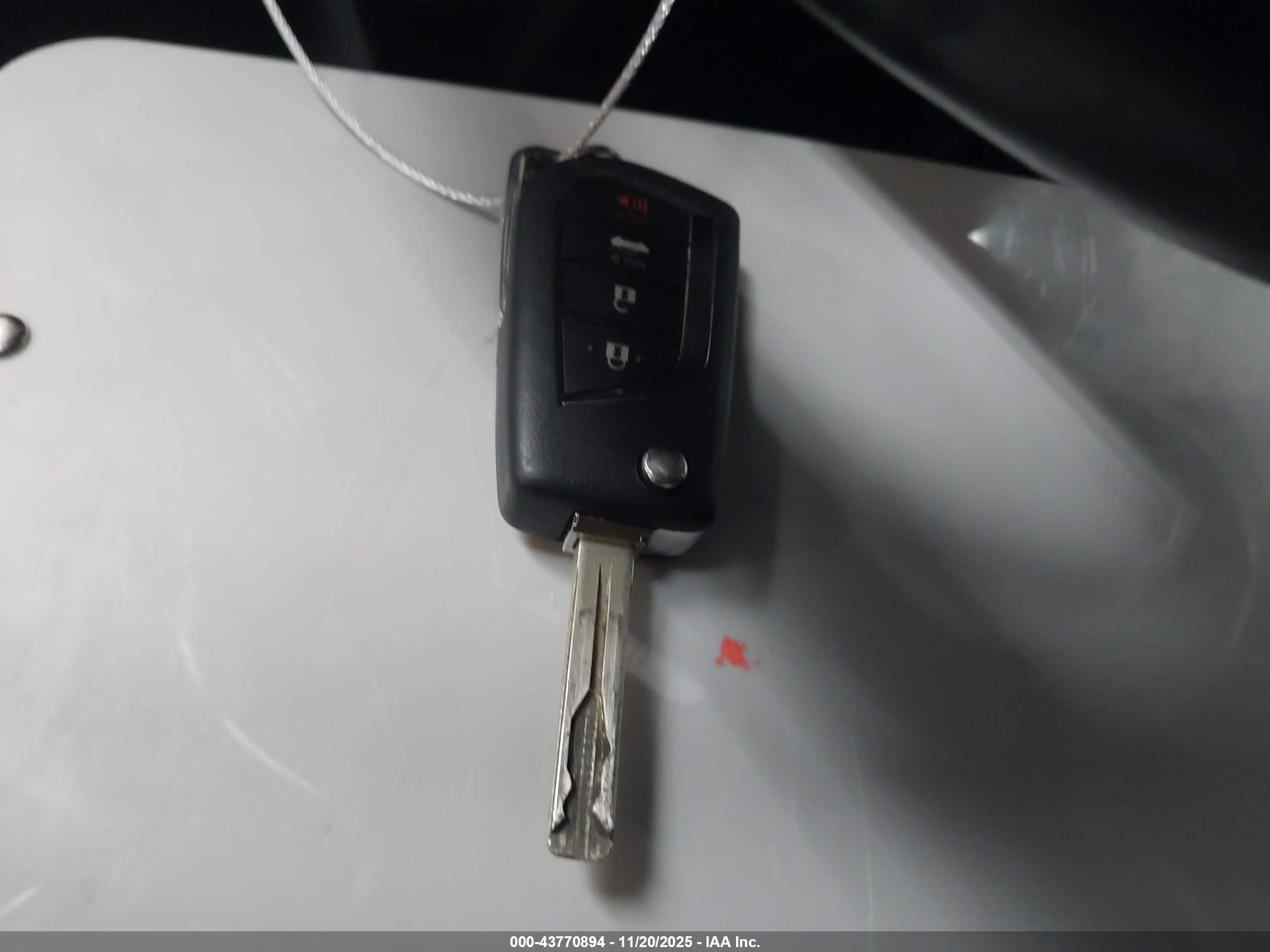 TOYOTA CAMRY image 11
