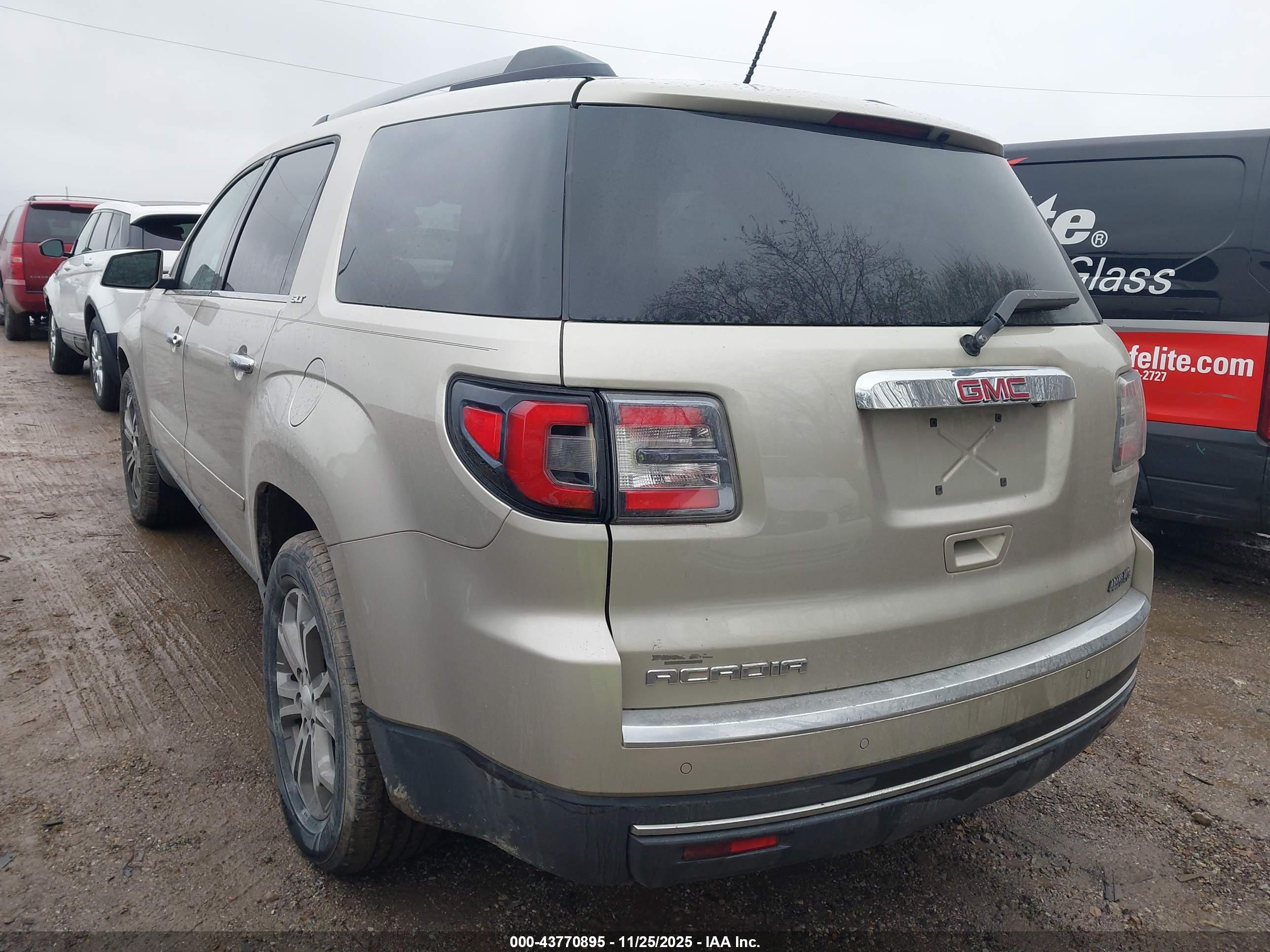 GMC ACADIA image 3