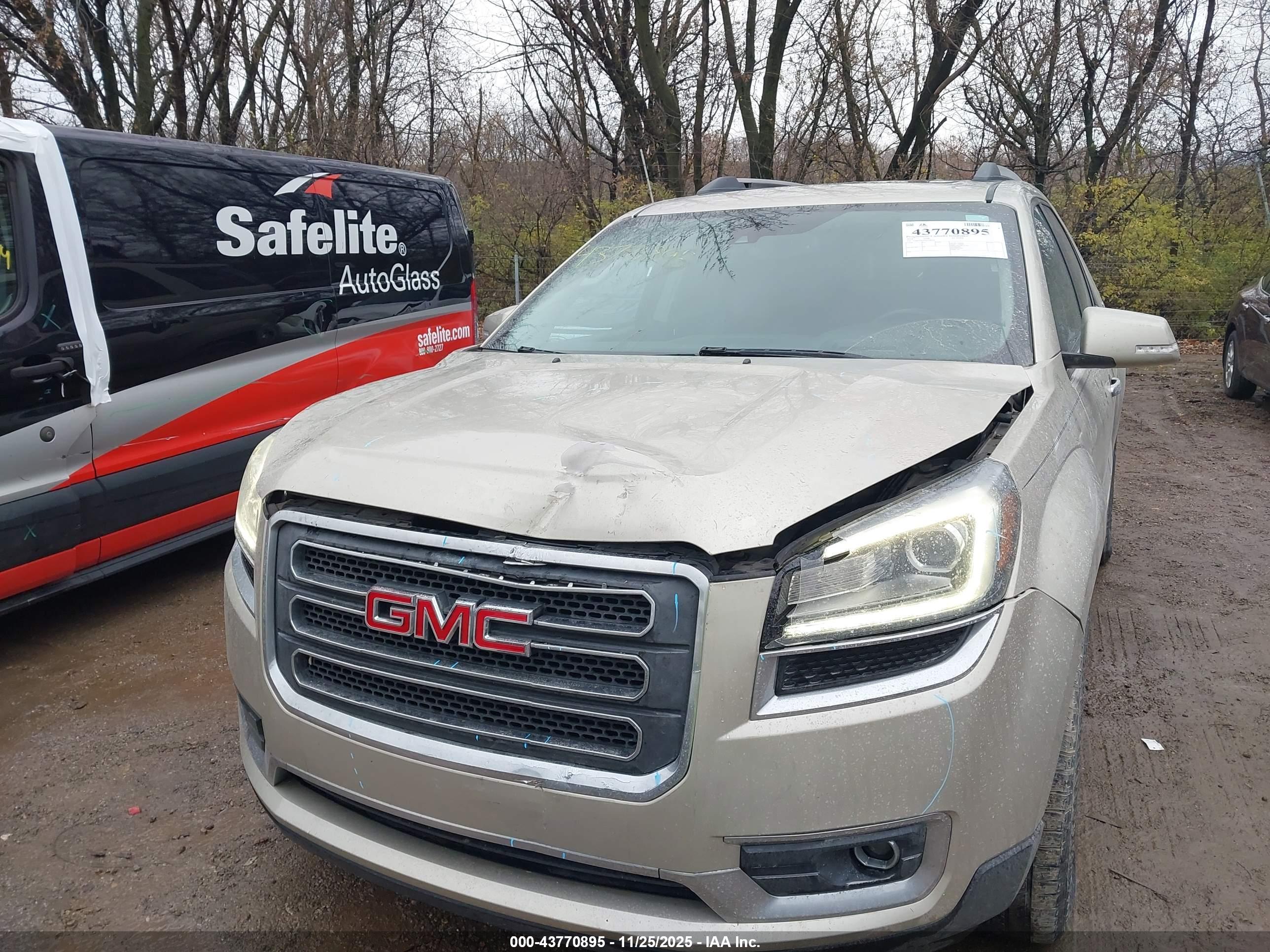 GMC ACADIA image 6