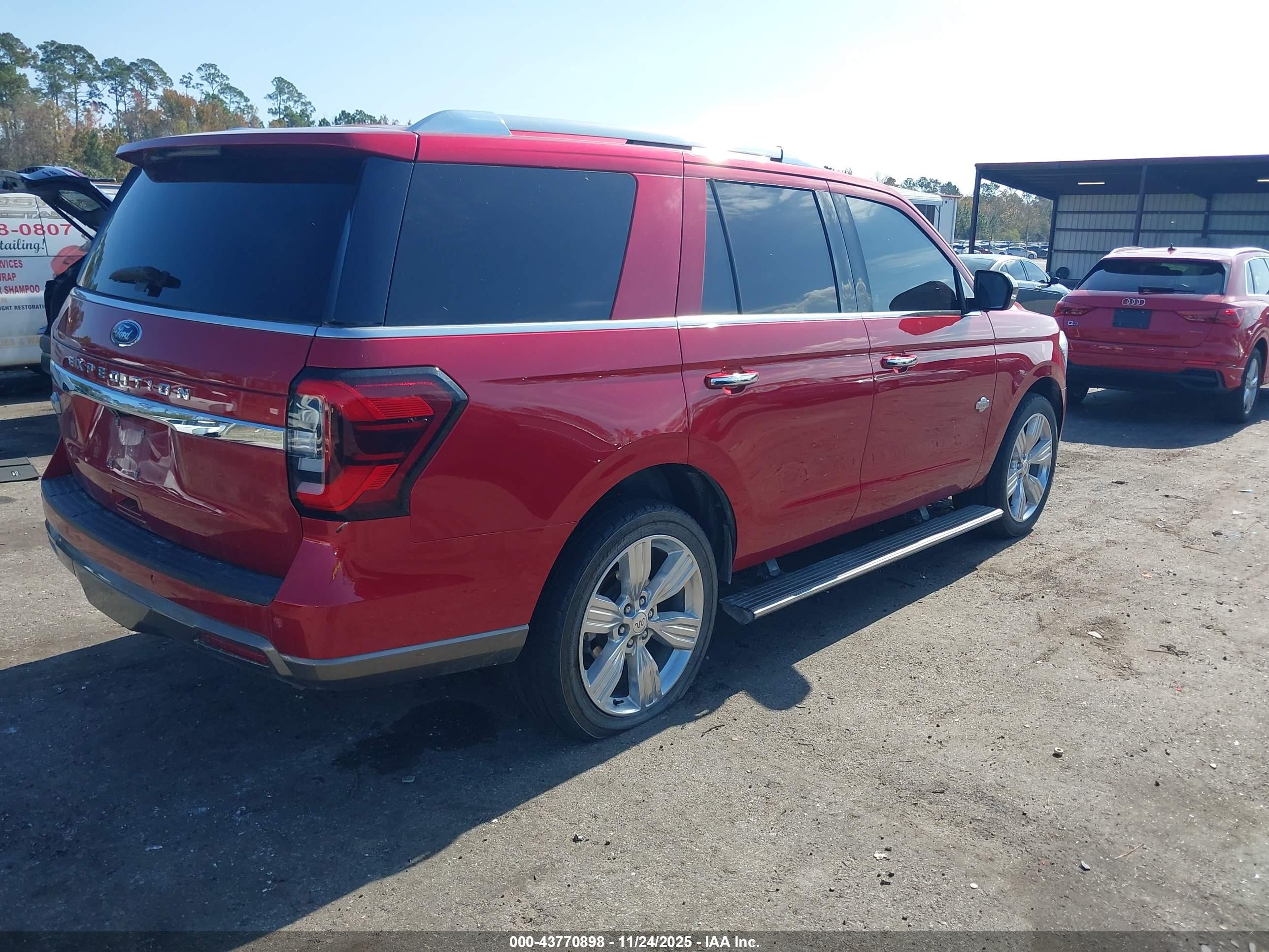 FORD EXPEDITION image 4