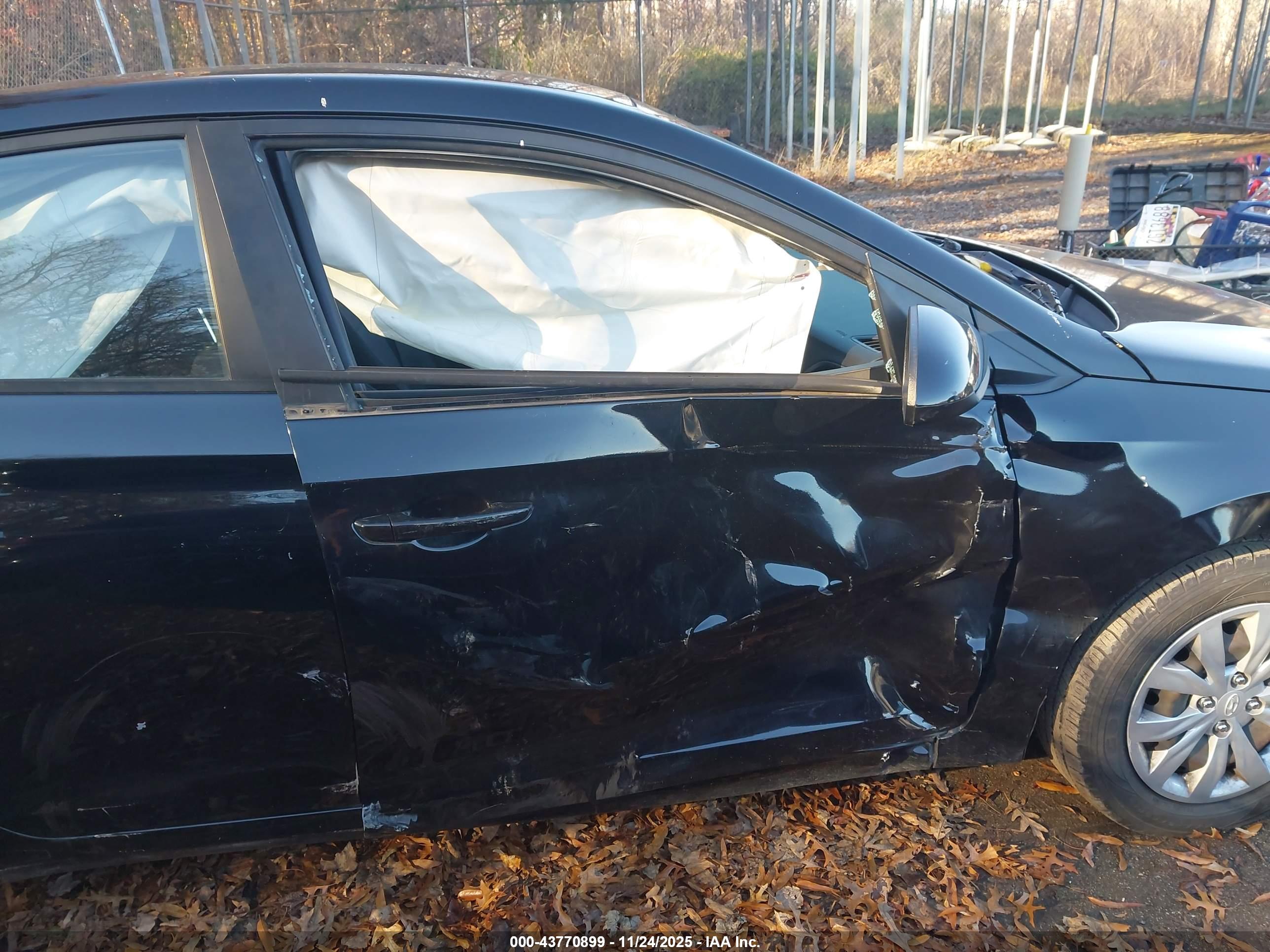 HYUNDAI ACCENT image 6