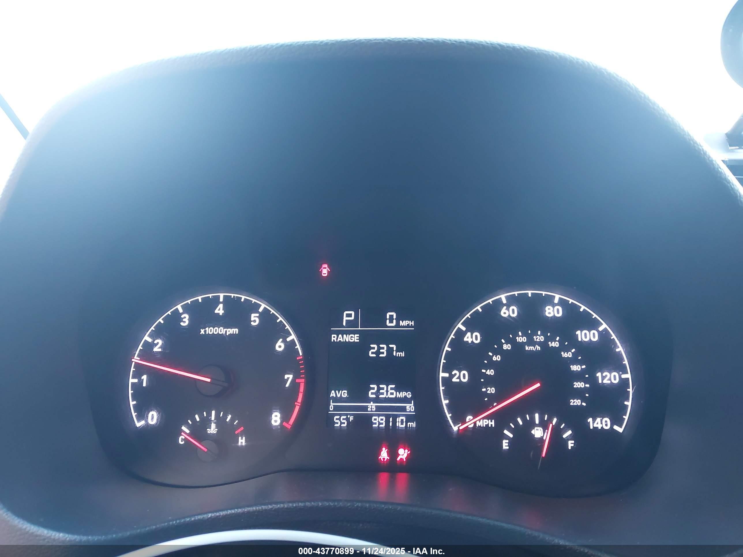 HYUNDAI ACCENT image 7