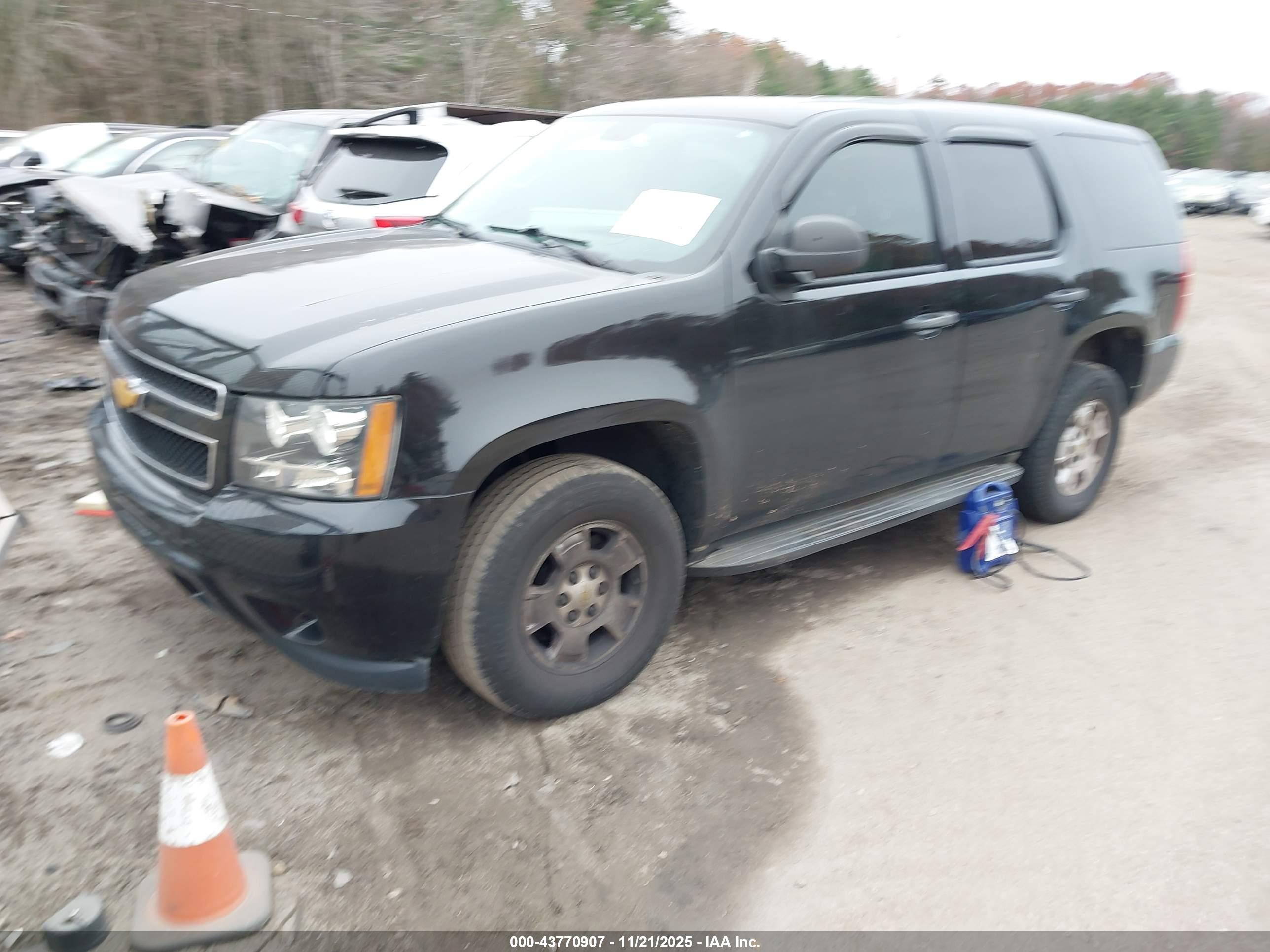CHEVROLET TAHOE image 2