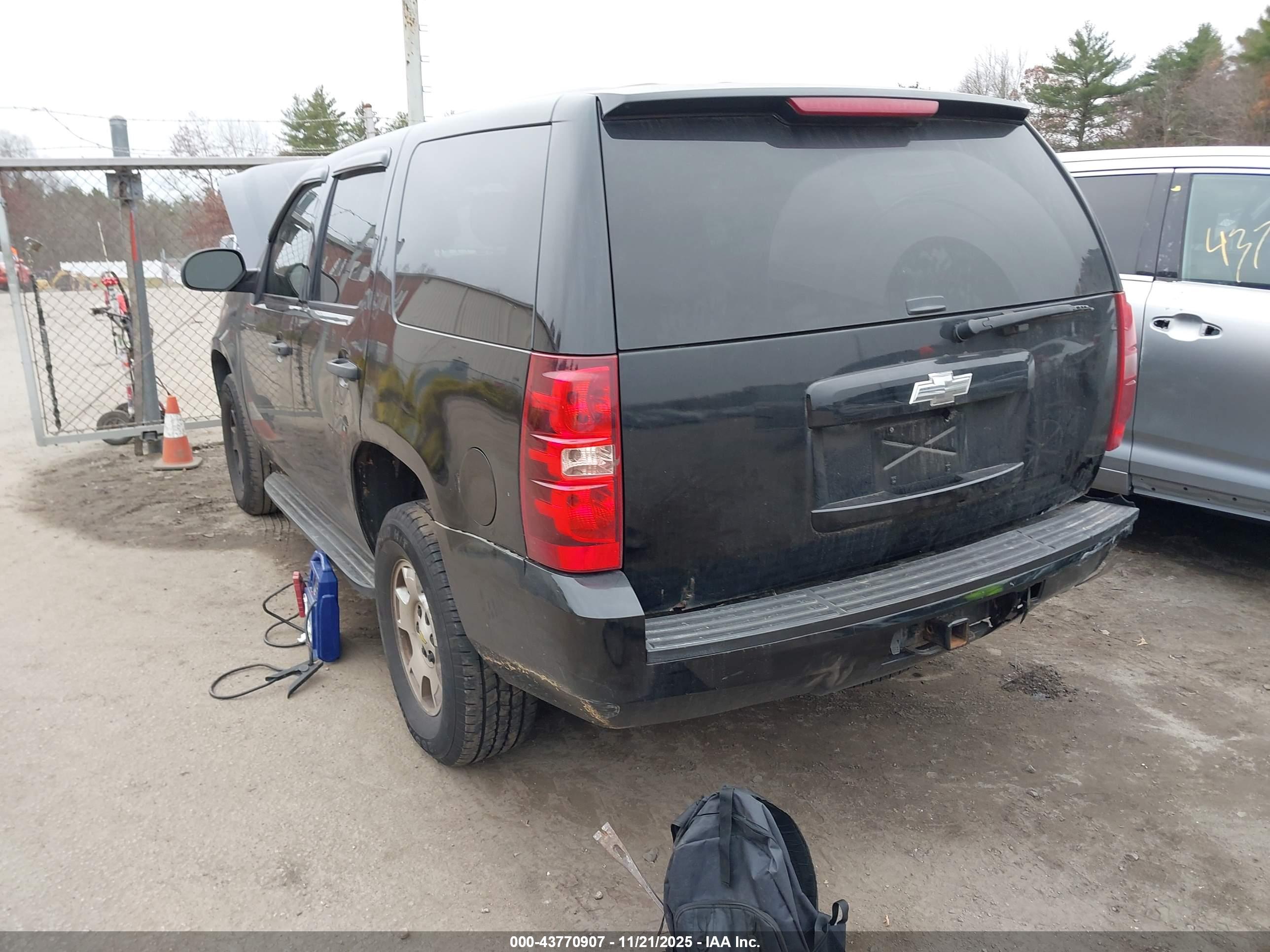 CHEVROLET TAHOE image 3
