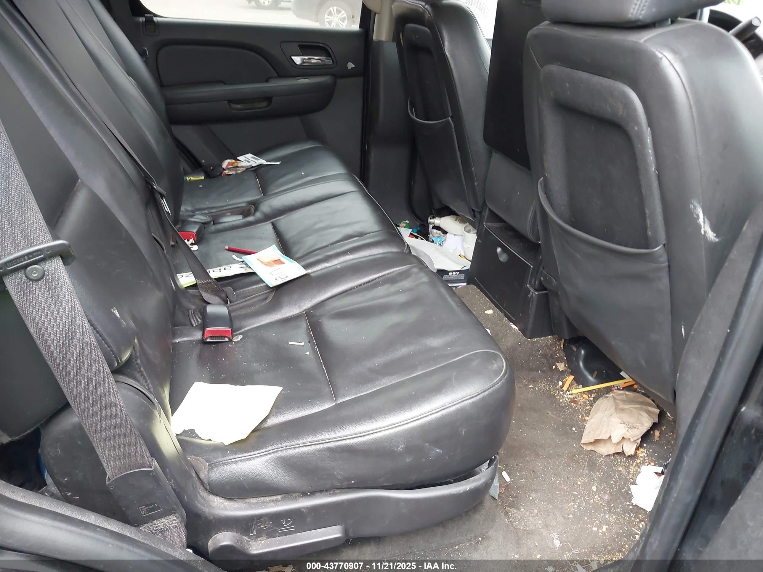 CHEVROLET TAHOE image 8