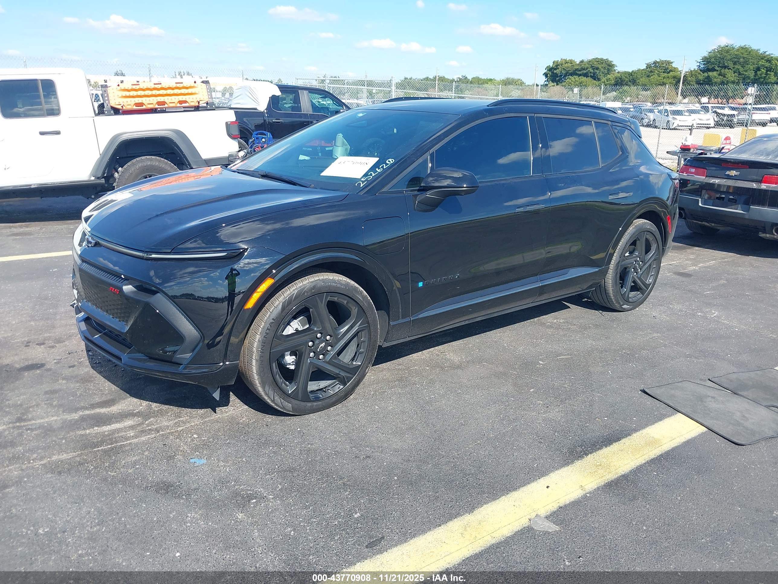 CHEVROLET EQUINOX image 2