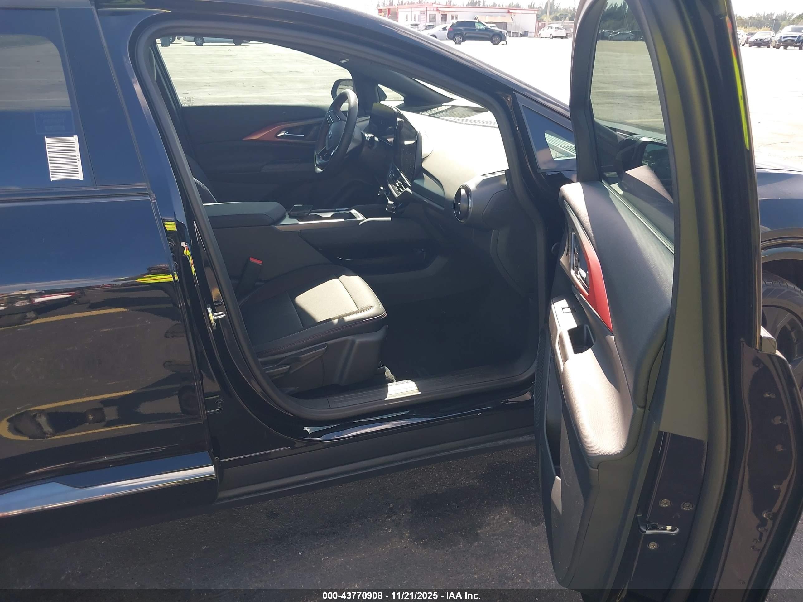 CHEVROLET EQUINOX image 5