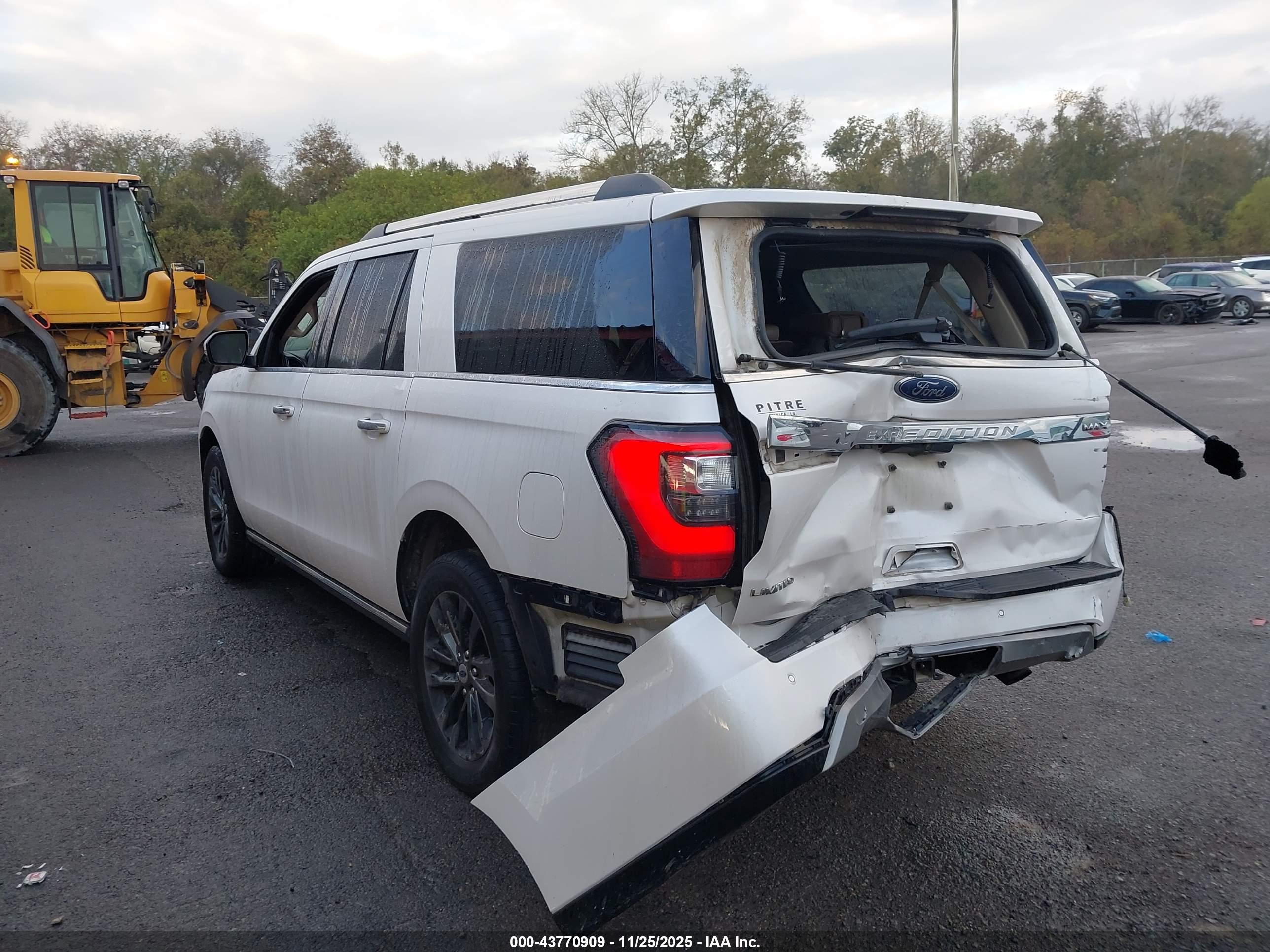 FORD EXPEDITION image 3