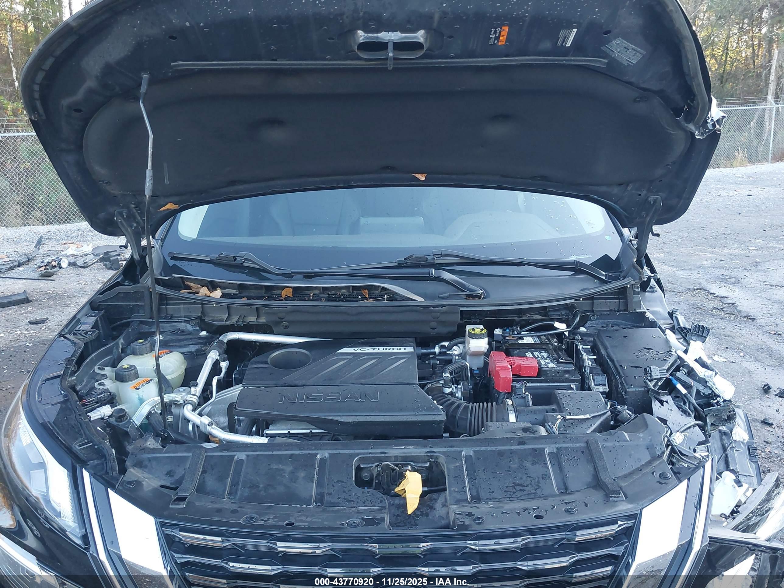 NISSAN ROGUE image 10