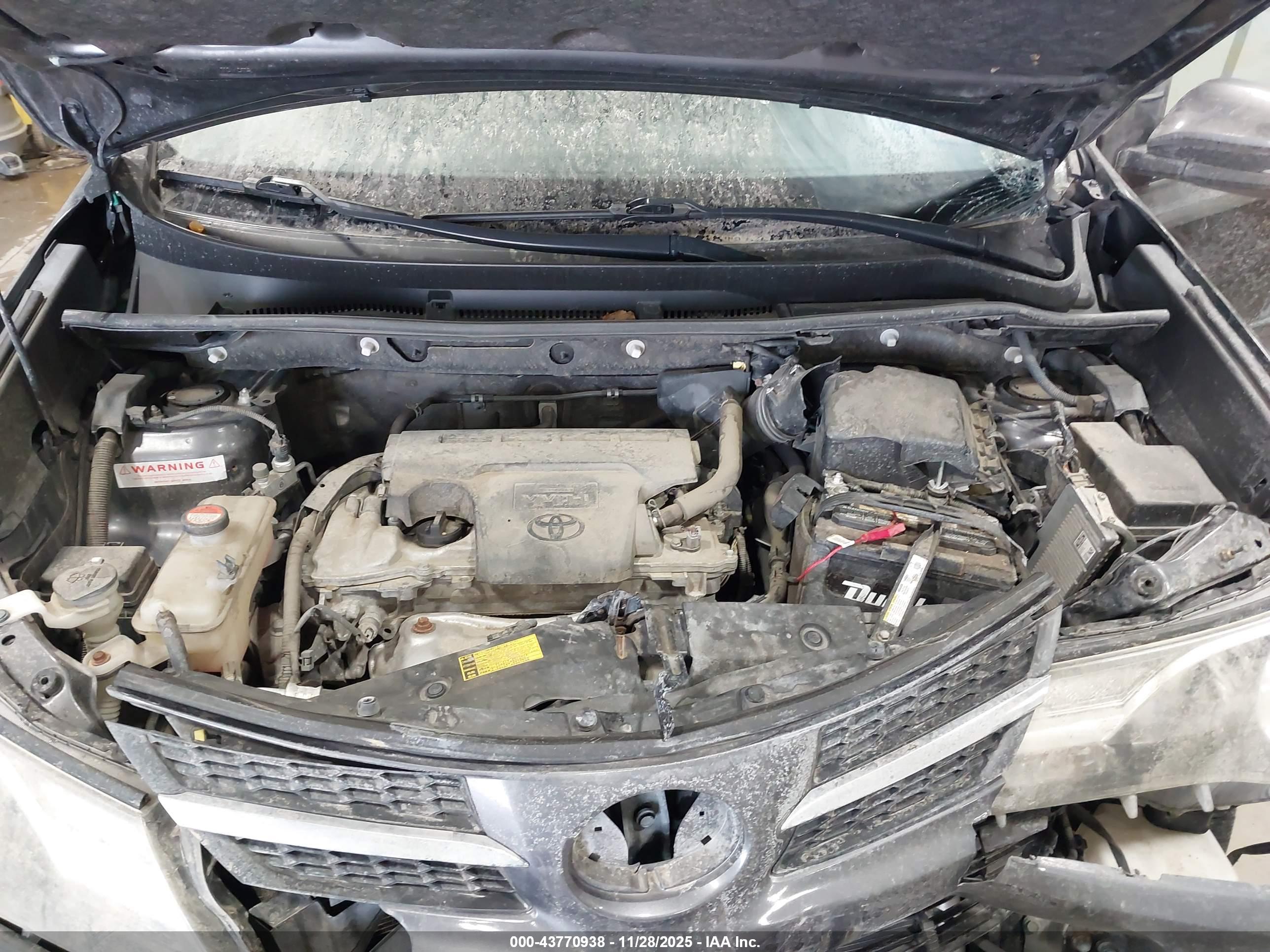 TOYOTA RAV4 image 10