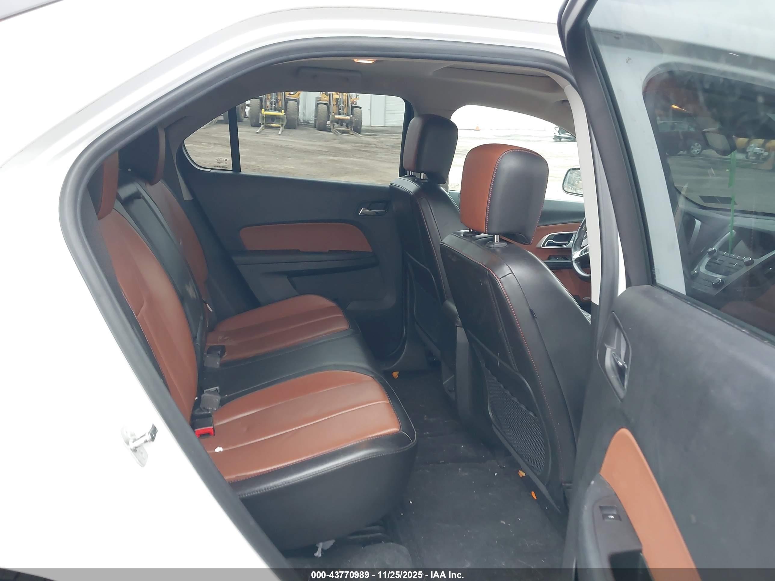 CHEVROLET EQUINOX image 8