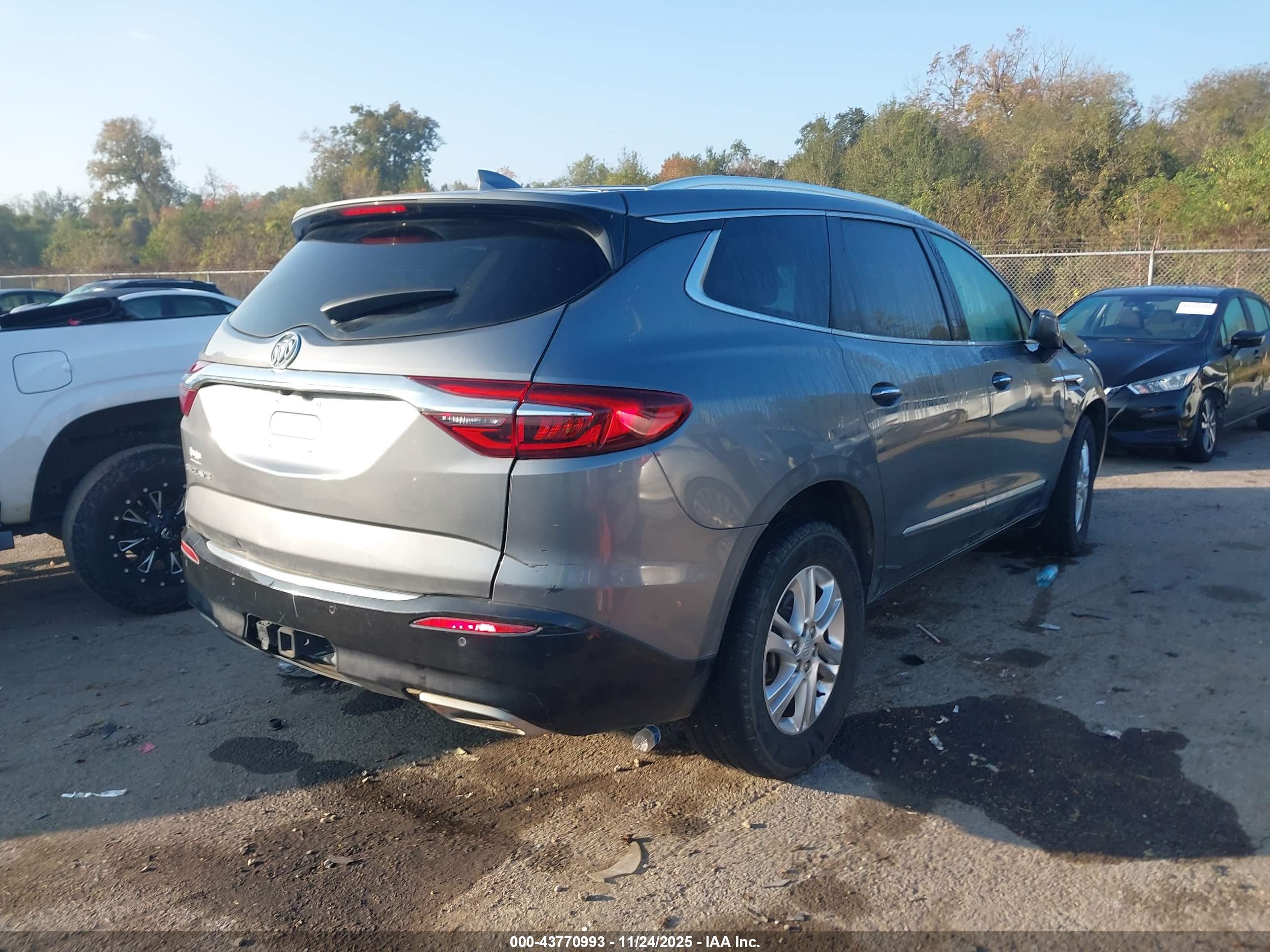 BUICK ENCLAVE image 4