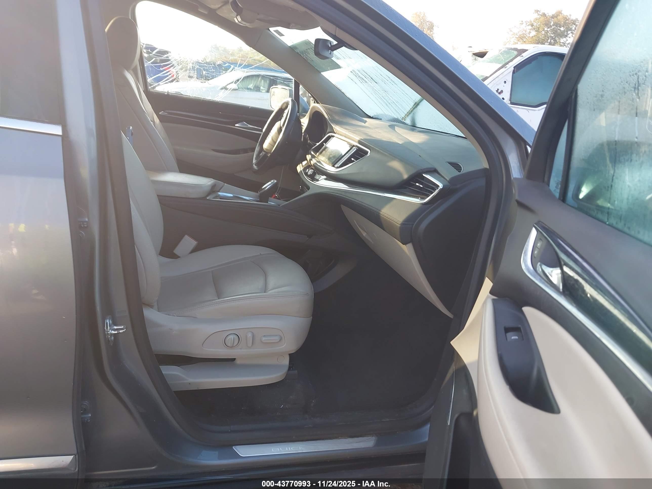 BUICK ENCLAVE image 5