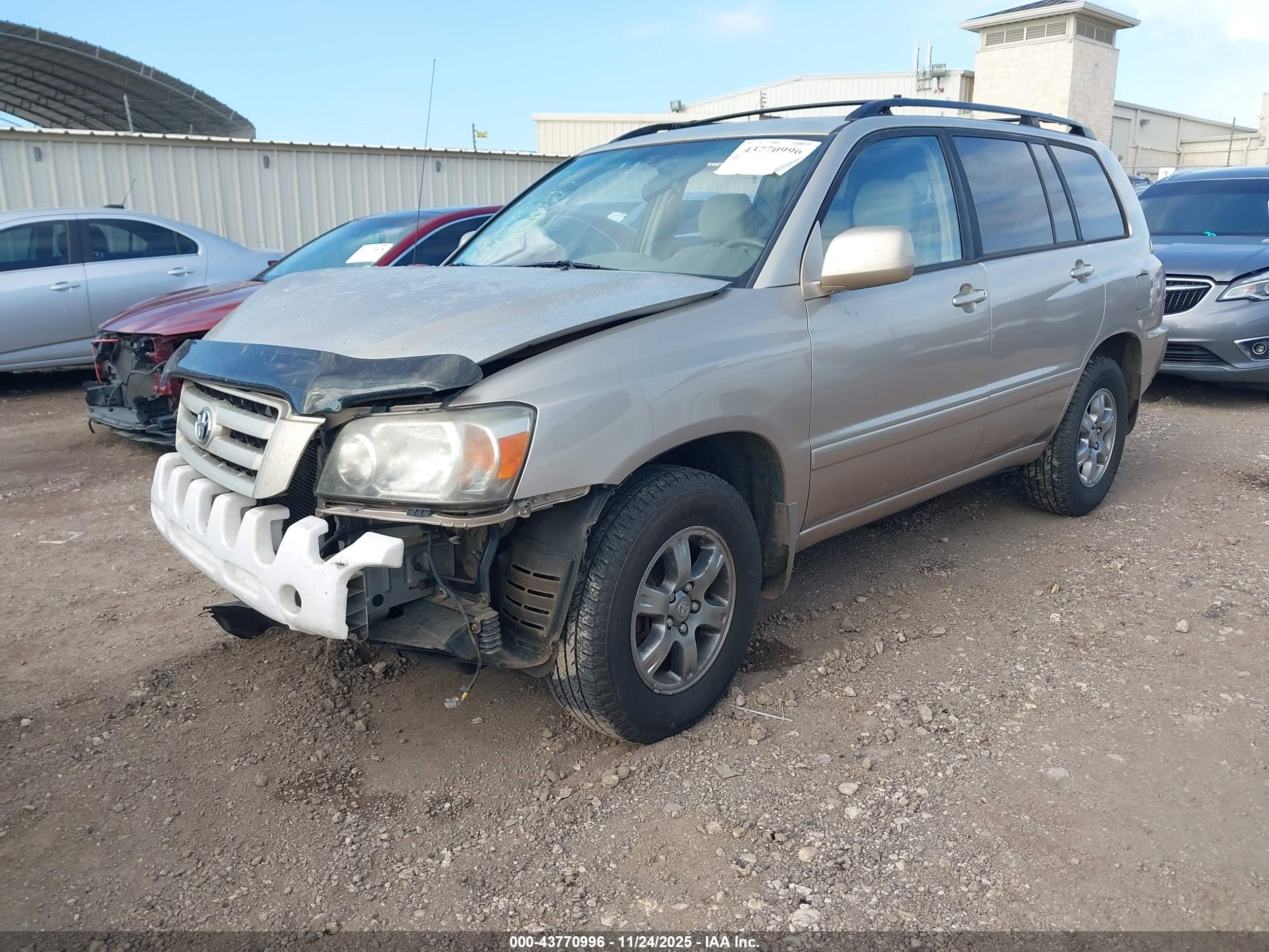 TOYOTA HIGHLANDER image 2