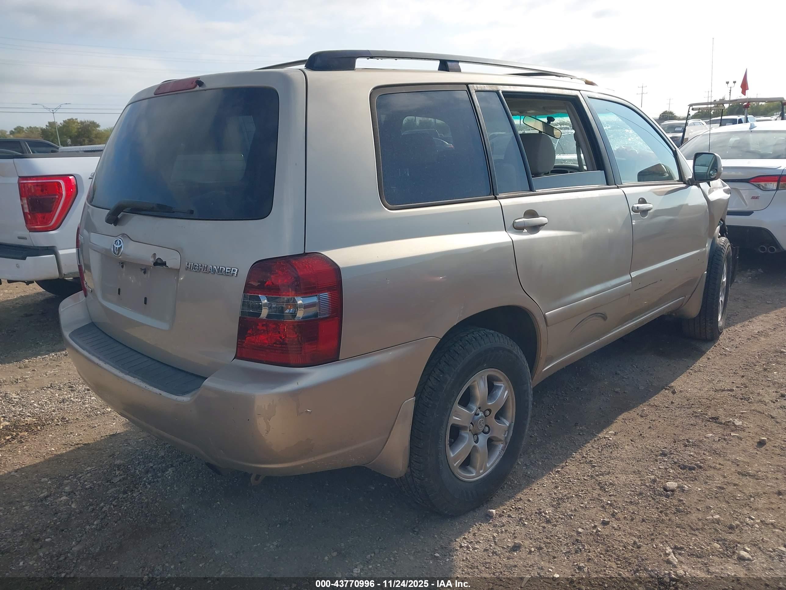 TOYOTA HIGHLANDER image 4