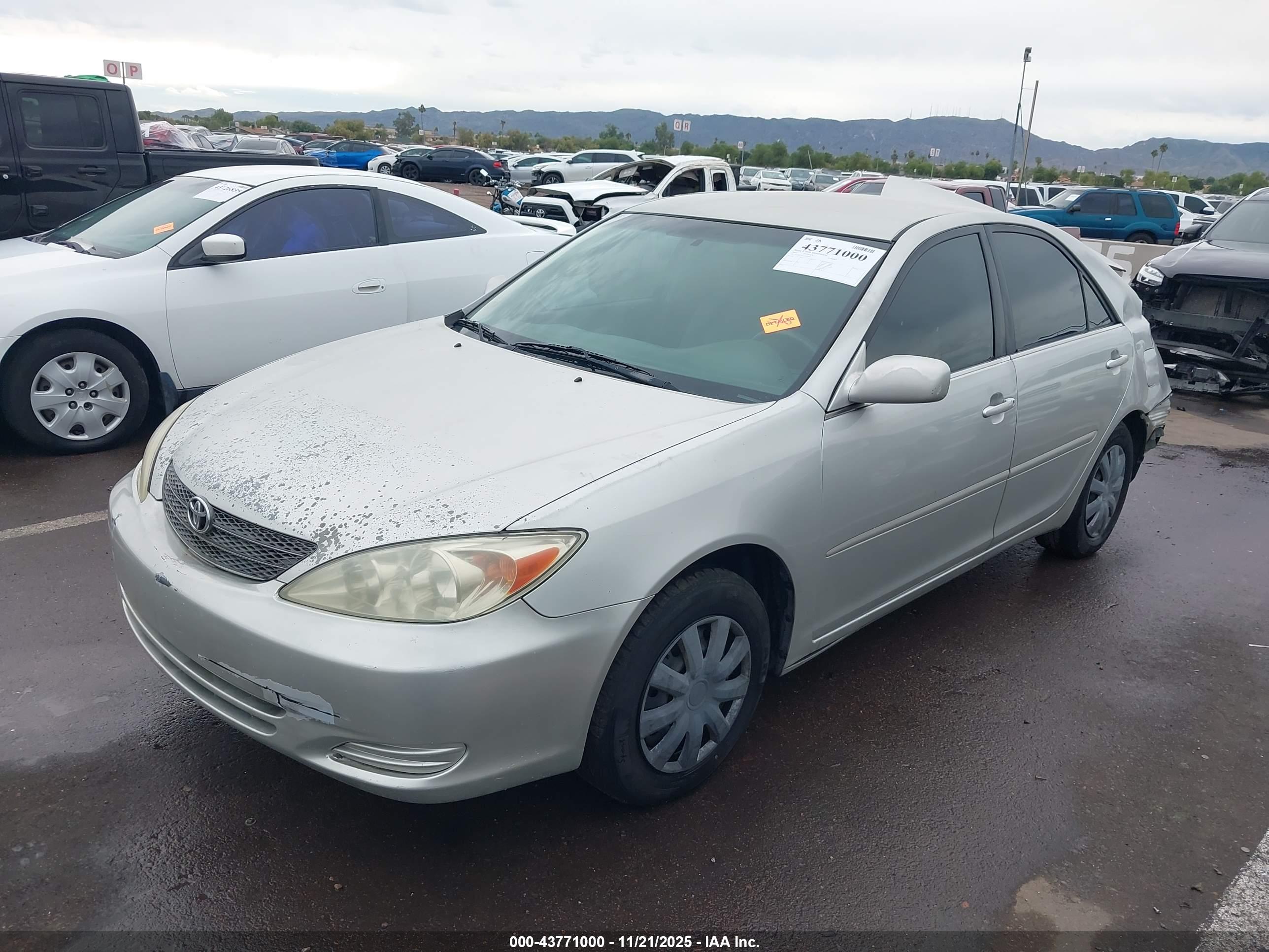 TOYOTA CAMRY image 2