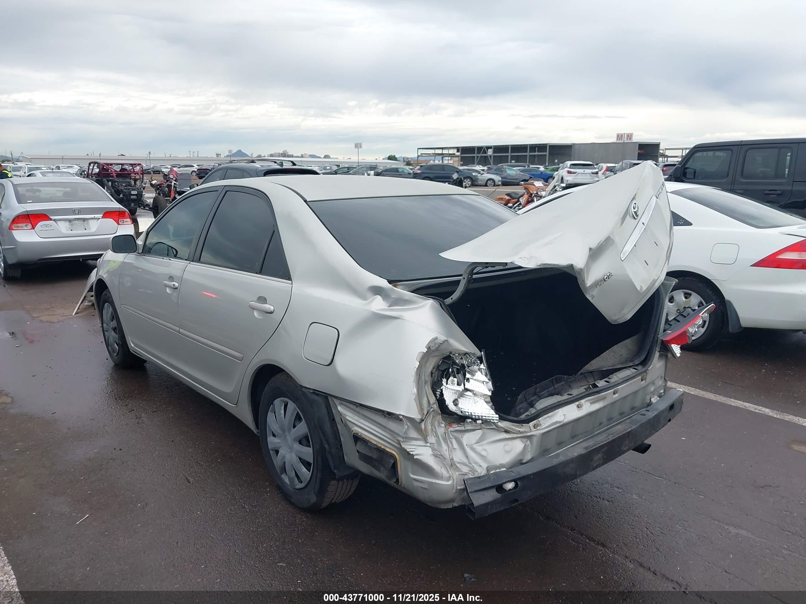 TOYOTA CAMRY image 6
