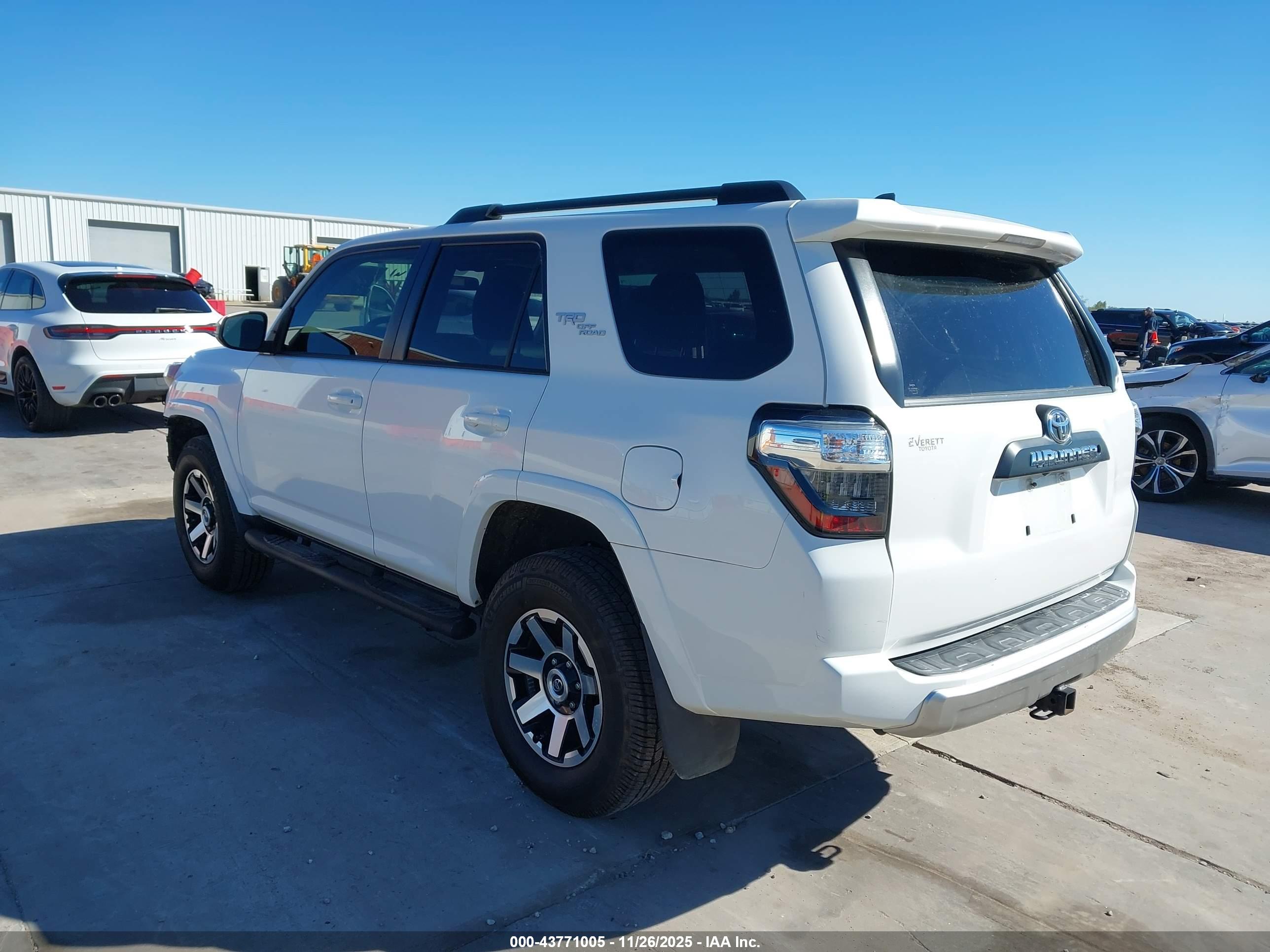 TOYOTA 4RUNNER image 3