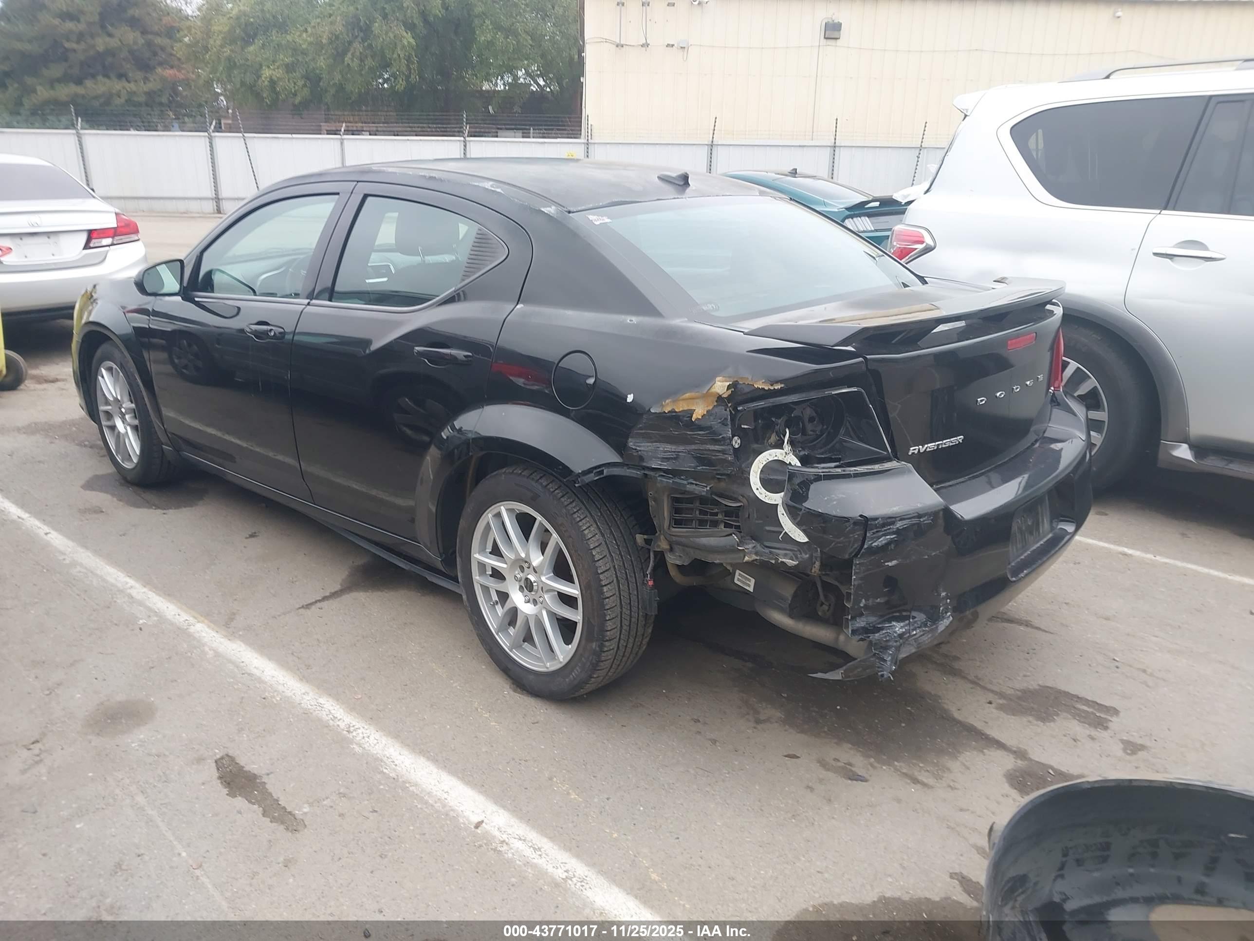 DODGE AVENGER image 3