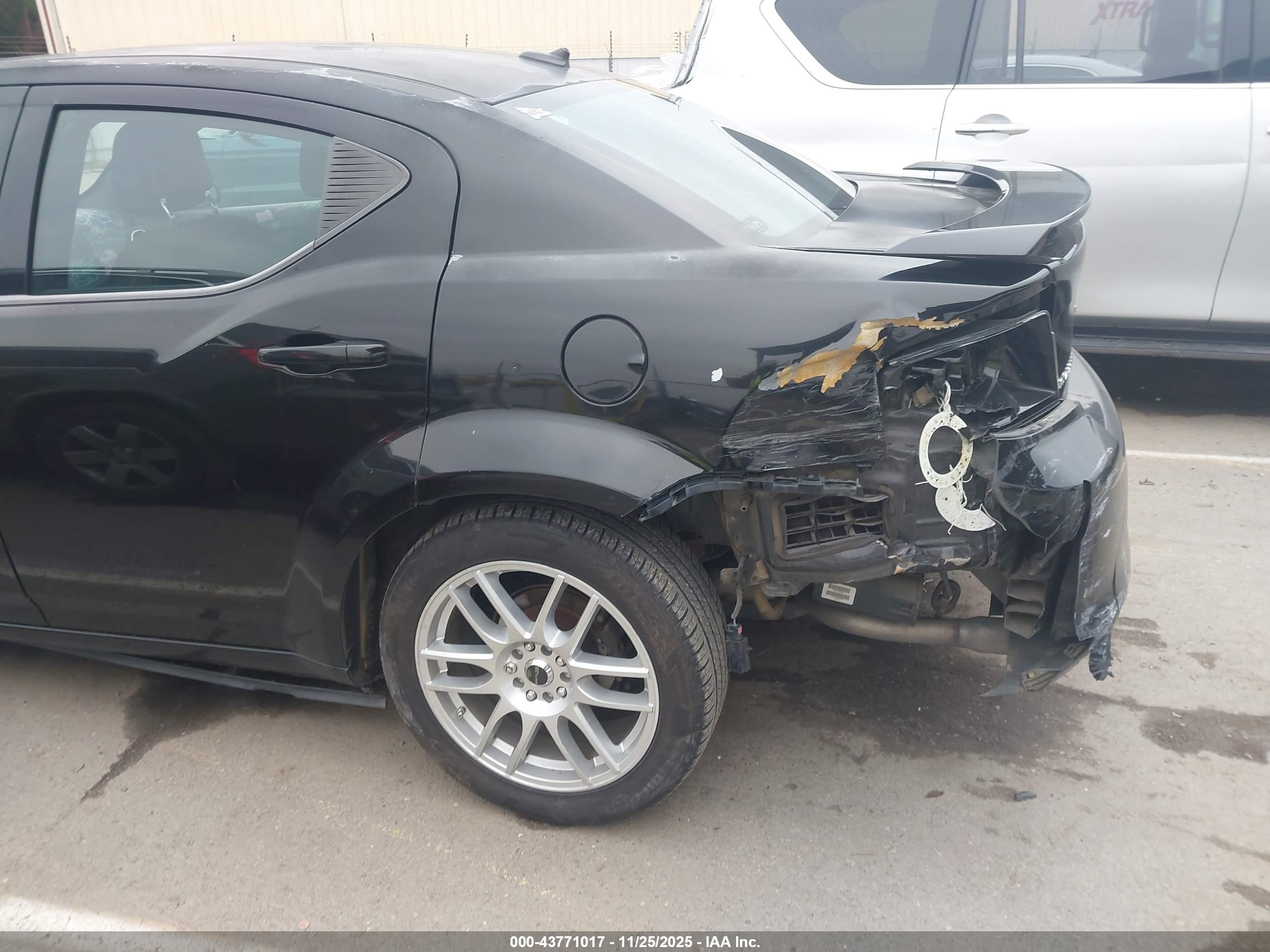 DODGE AVENGER image 6
